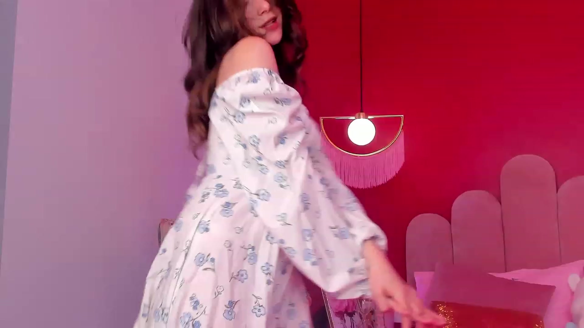 Gallery image thumbnail from ElsaYoung's myfreecams stream on, 05/14/2023, 14:54 image 7 of 20