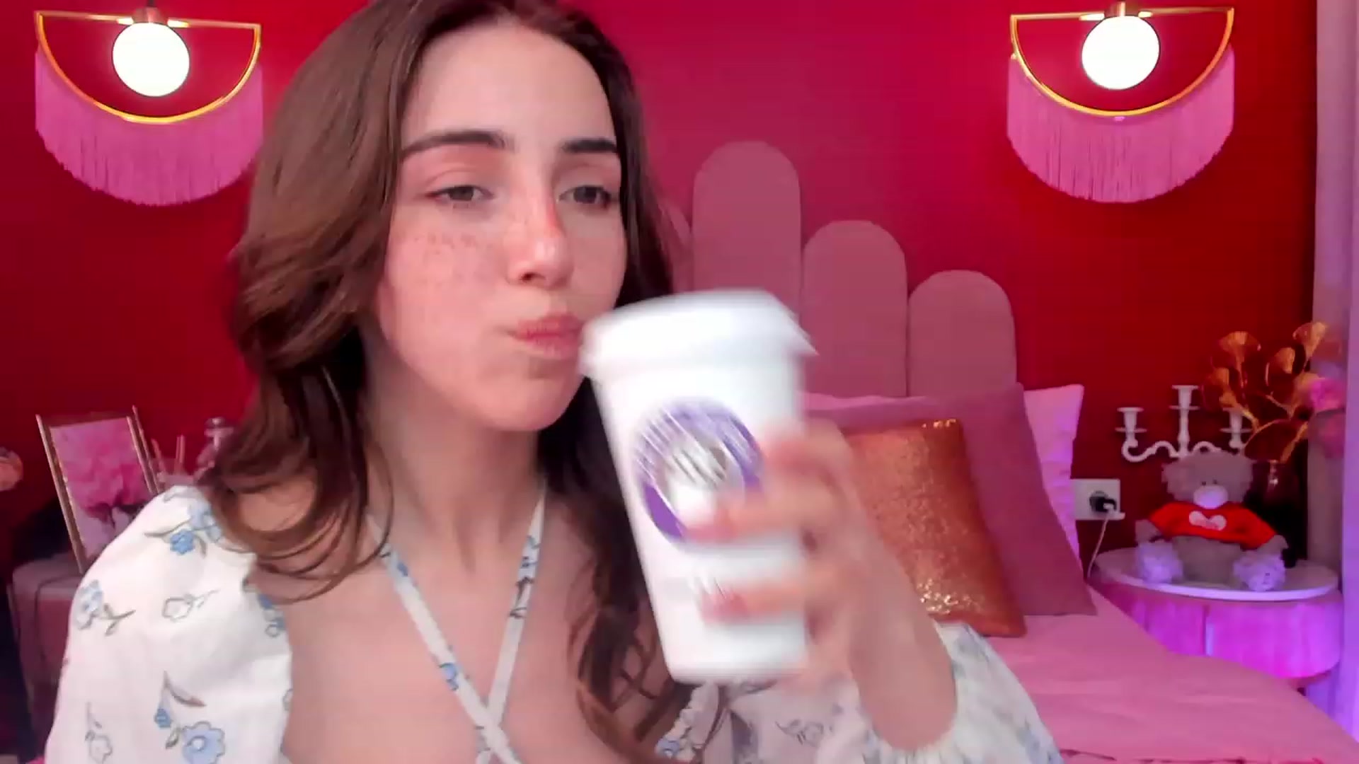 Gallery image thumbnail from ElsaYoung's myfreecams stream on, 05/14/2023, 16:40 image 8 of 20