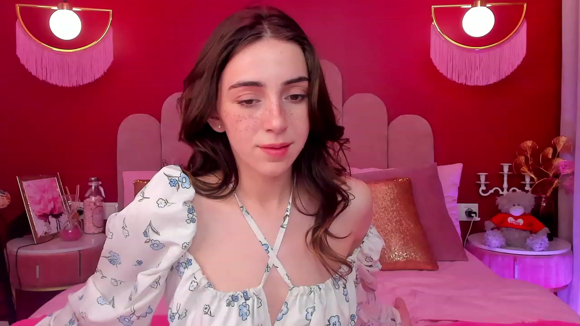 Gallery image thumbnail from ElsaYoung's myfreecams stream on, 05/14/2023, 16:40 image 1 of 20