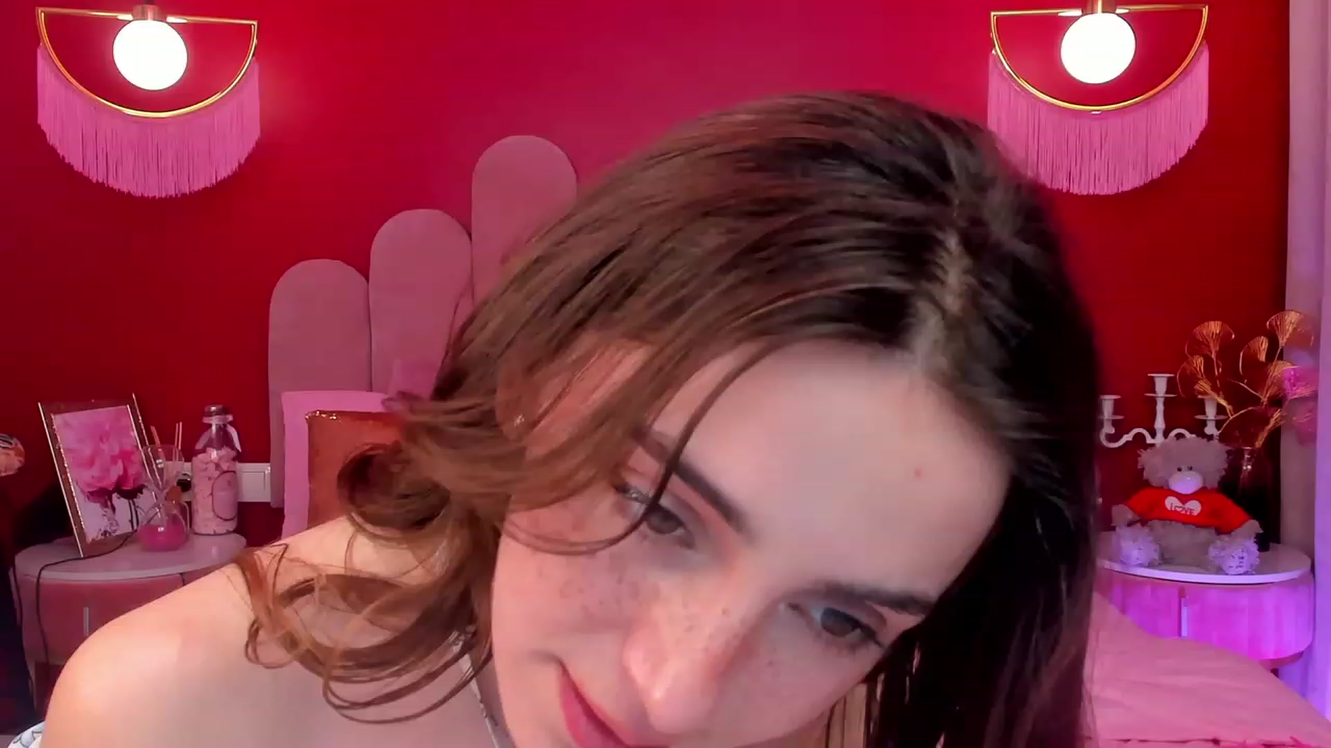 Gallery image thumbnail from ElsaYoung's myfreecams stream on, 05/14/2023, 16:40 image 10 of 20