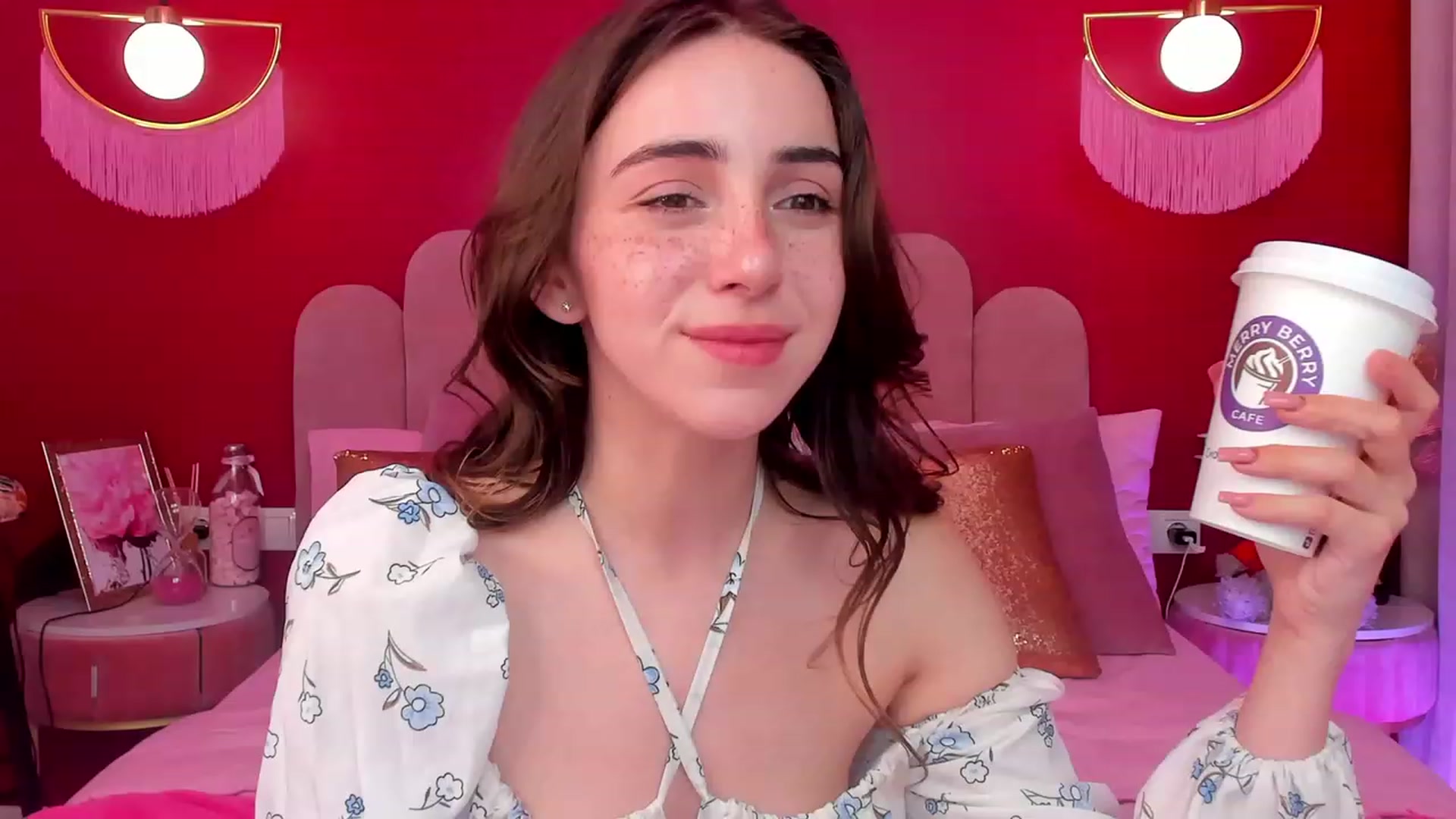 Gallery image thumbnail from ElsaYoung's myfreecams stream on, 05/14/2023, 16:40 image 3 of 20