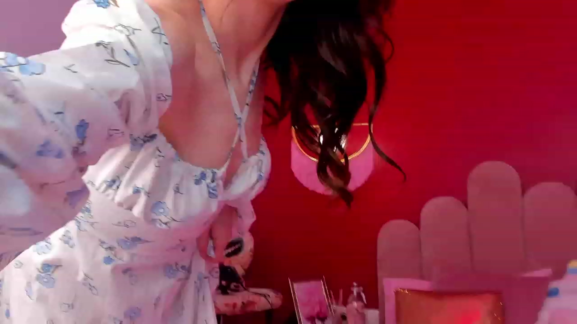 Gallery image thumbnail from ElsaYoung's myfreecams stream on, 05/14/2023, 16:40 image 18 of 20