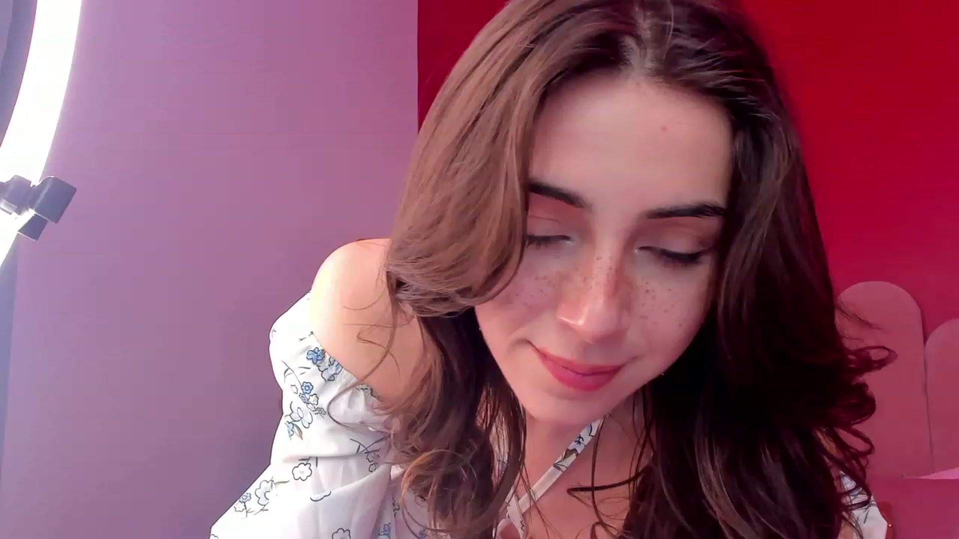 Gallery image thumbnail from ElsaYoung's myfreecams stream on, 05/14/2023, 16:40 image 15 of 20