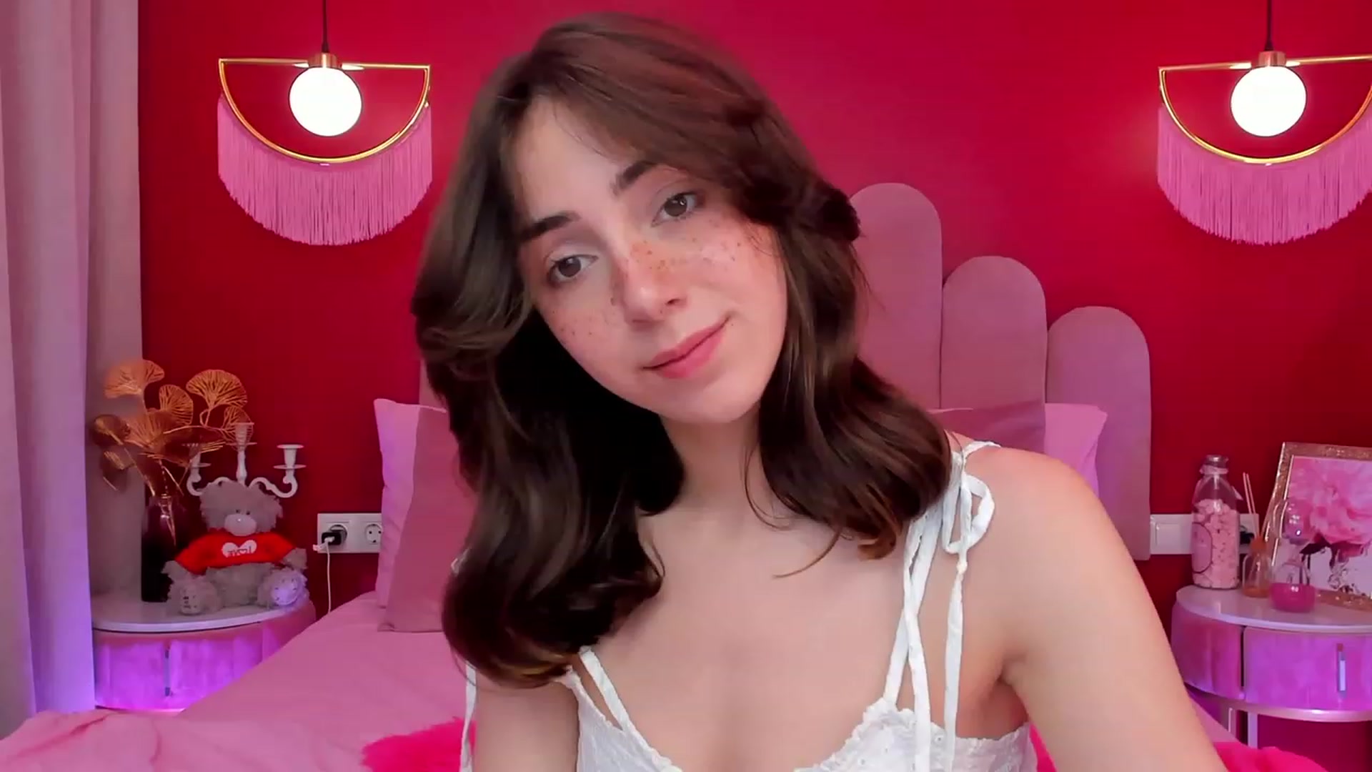 Gallery image thumbnail from ElsaYoung's myfreecams stream on, 05/20/2023, 13:38 image 16 of 20