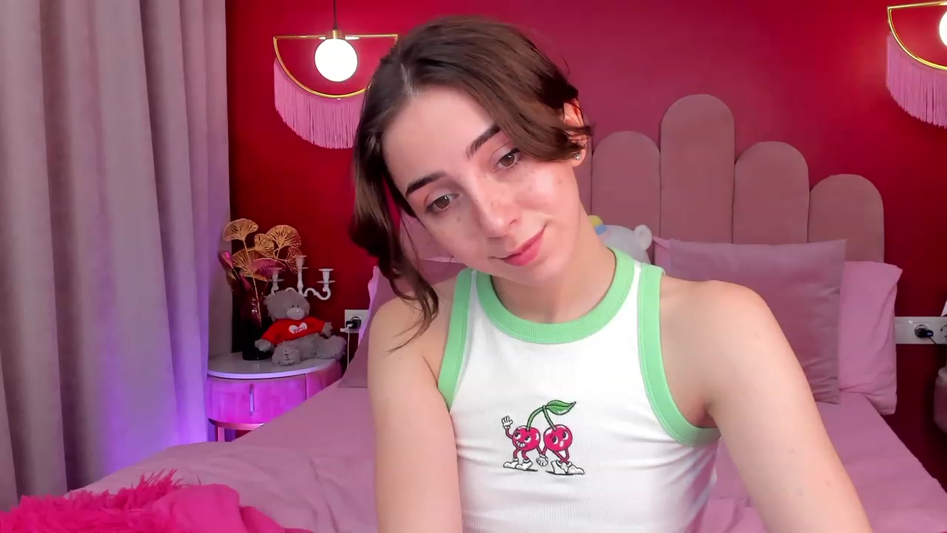 Gallery image thumbnail from ElsaYoung's myfreecams stream on, 05/25/2023, 15:19 image 10 of 20