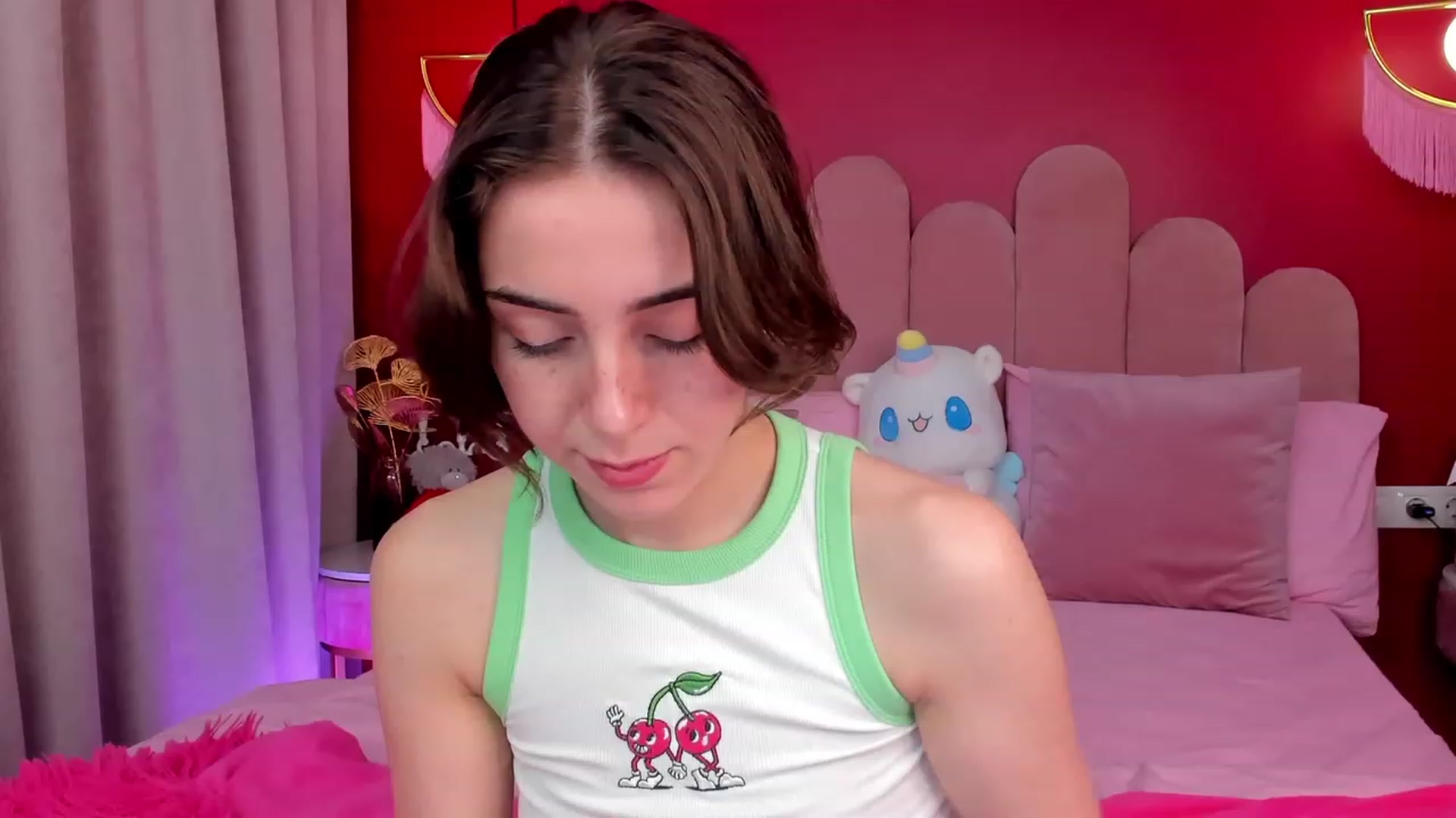 Gallery image thumbnail from ElsaYoung's myfreecams stream on, 05/25/2023, 15:19 image 7 of 20