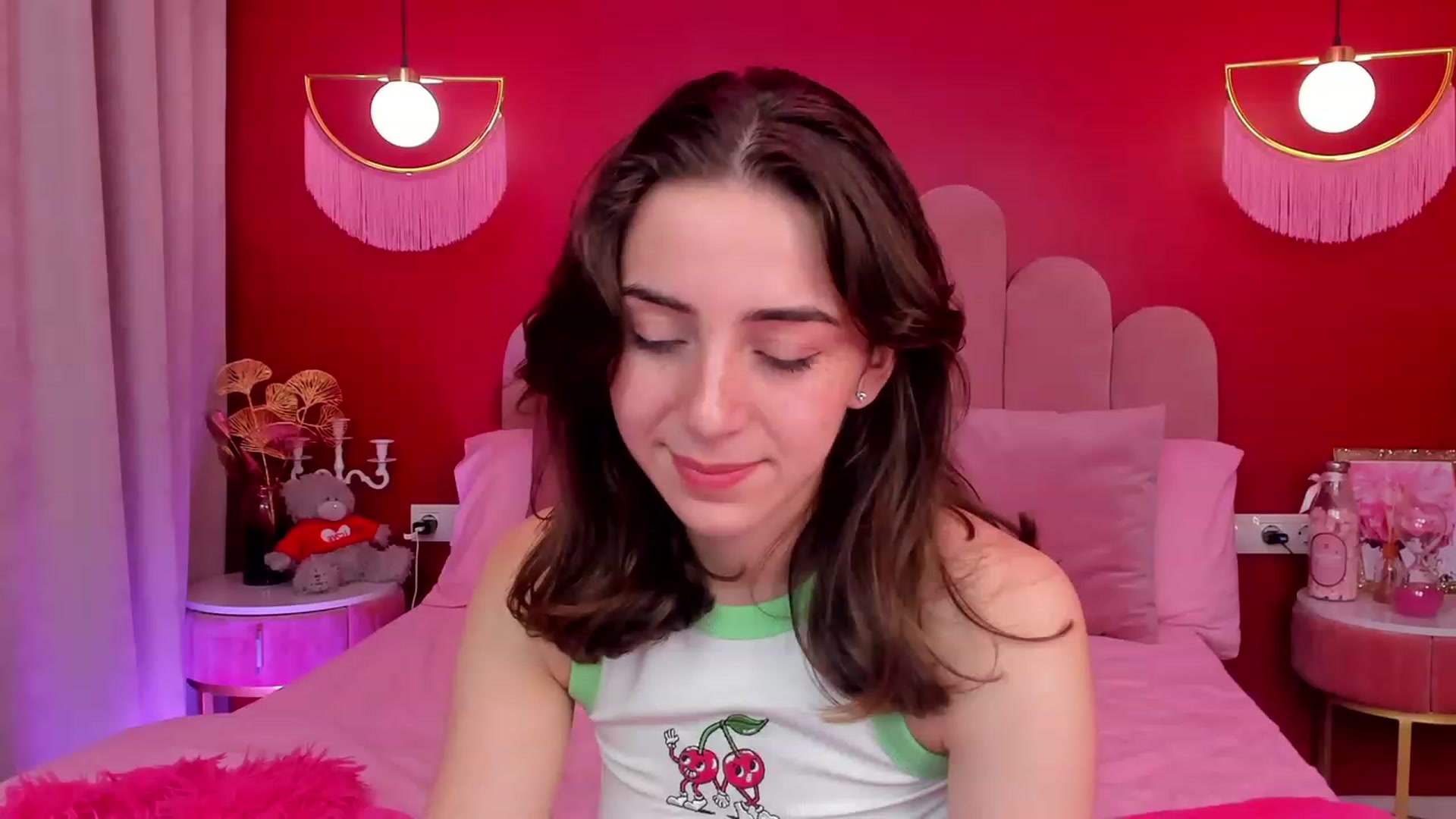 Gallery image thumbnail from ElsaYoung's myfreecams stream on, 05/25/2023, 17:27 image 6 of 20