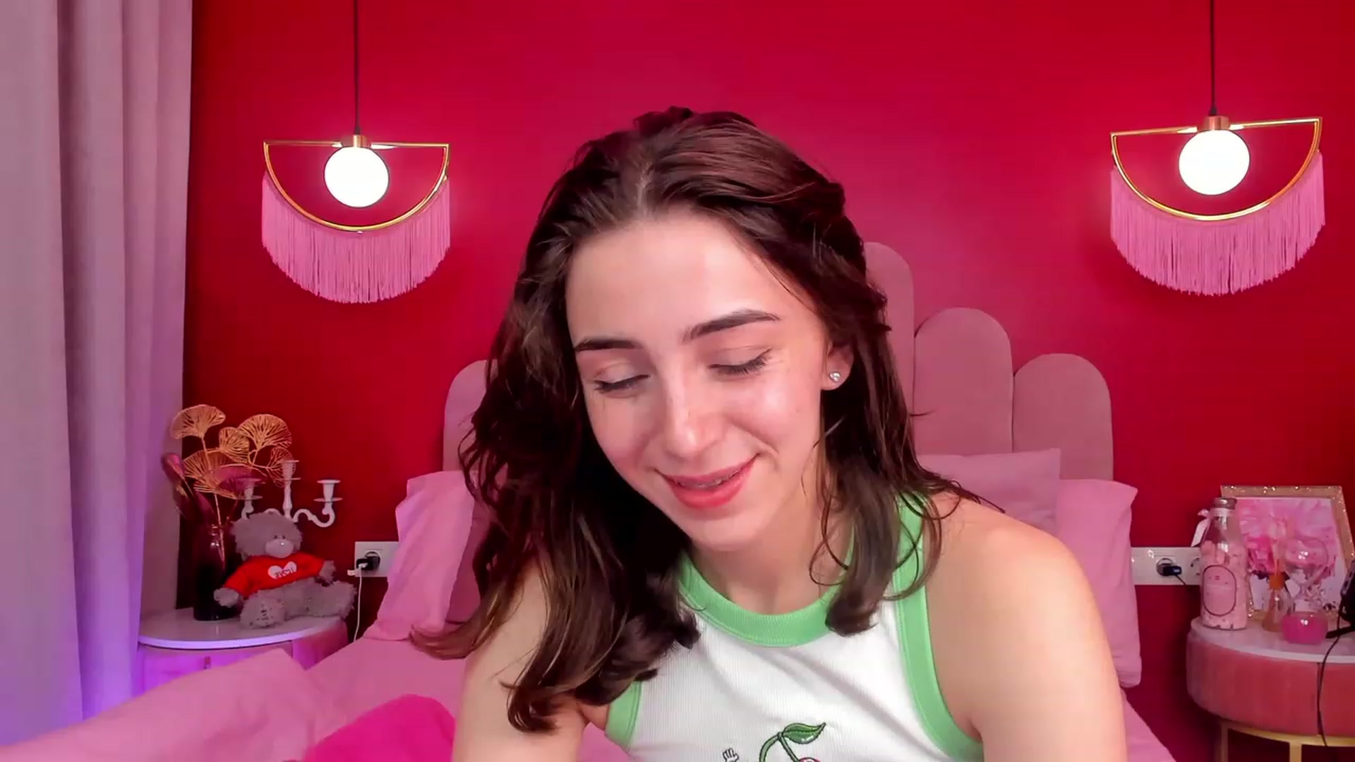 Gallery image thumbnail from ElsaYoung's myfreecams stream on, 05/25/2023, 18:01 image 2 of 20