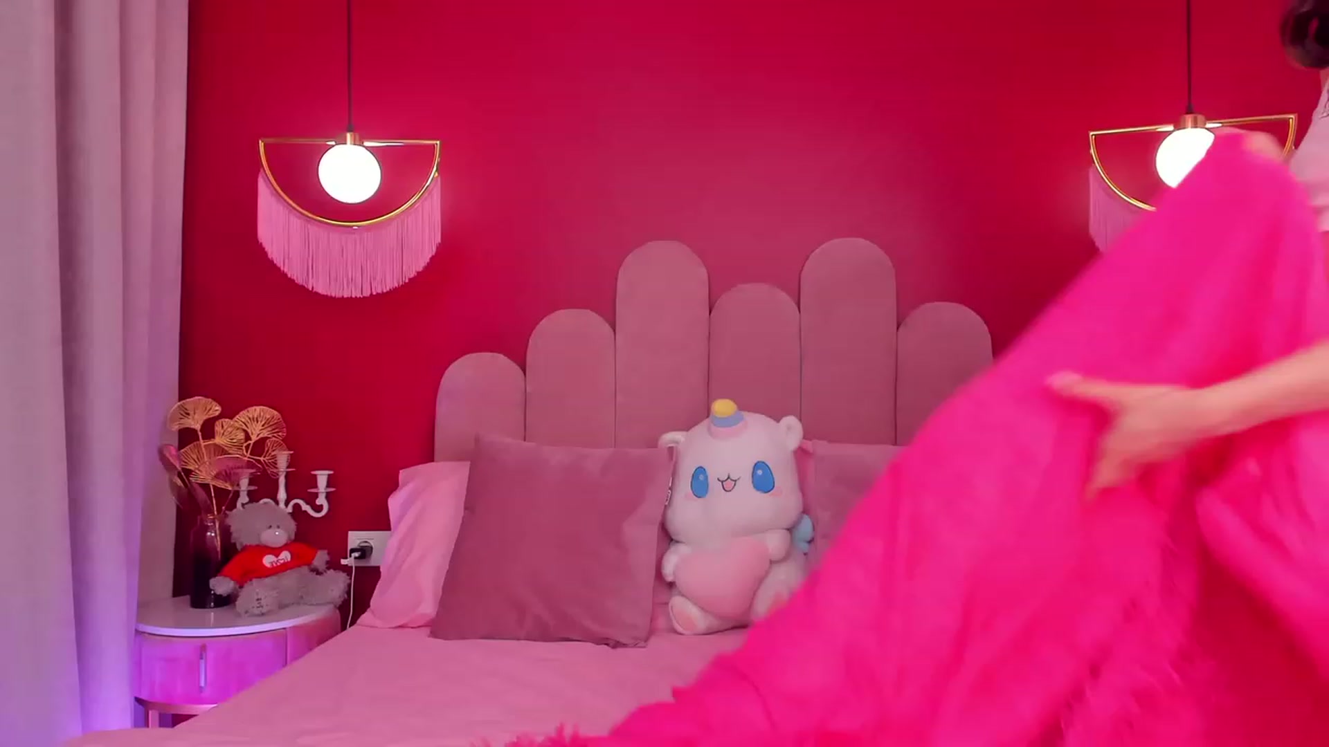 Gallery image thumbnail from ElsaYoung's myfreecams stream on, 05/25/2023, 18:01 image 1 of 20