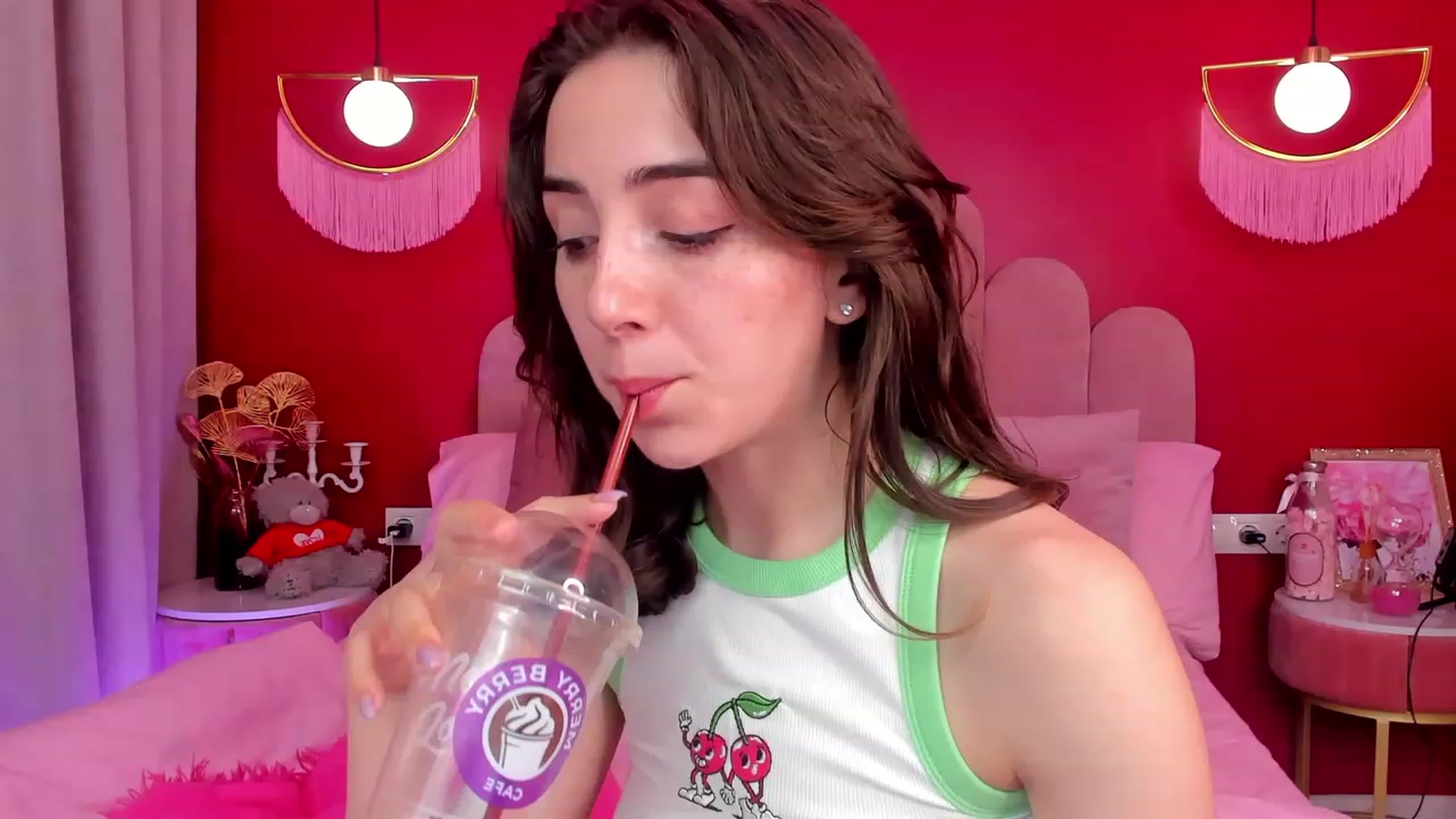 Gallery image thumbnail from ElsaYoung's myfreecams stream on, 05/25/2023, 18:01 image 11 of 20