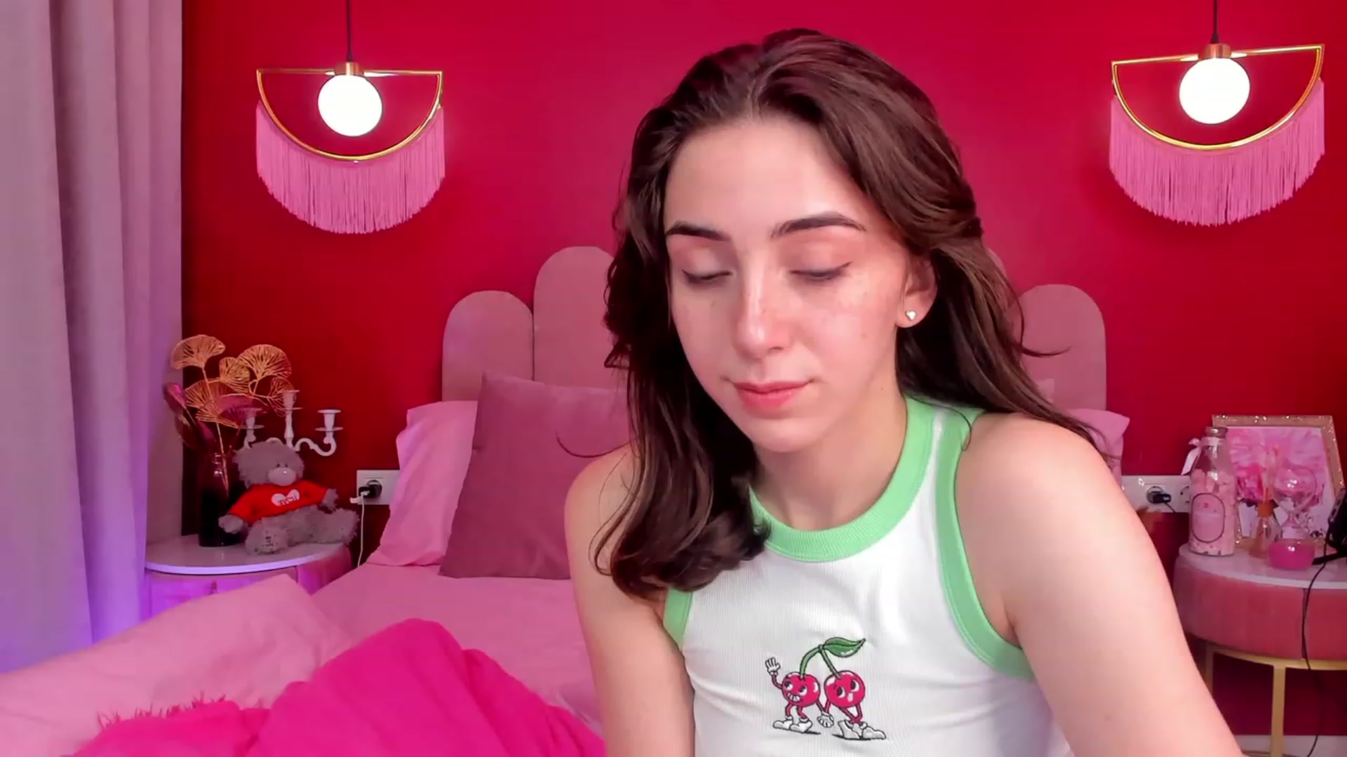 Gallery image thumbnail from ElsaYoung's myfreecams stream on, 05/25/2023, 18:01 image 6 of 20