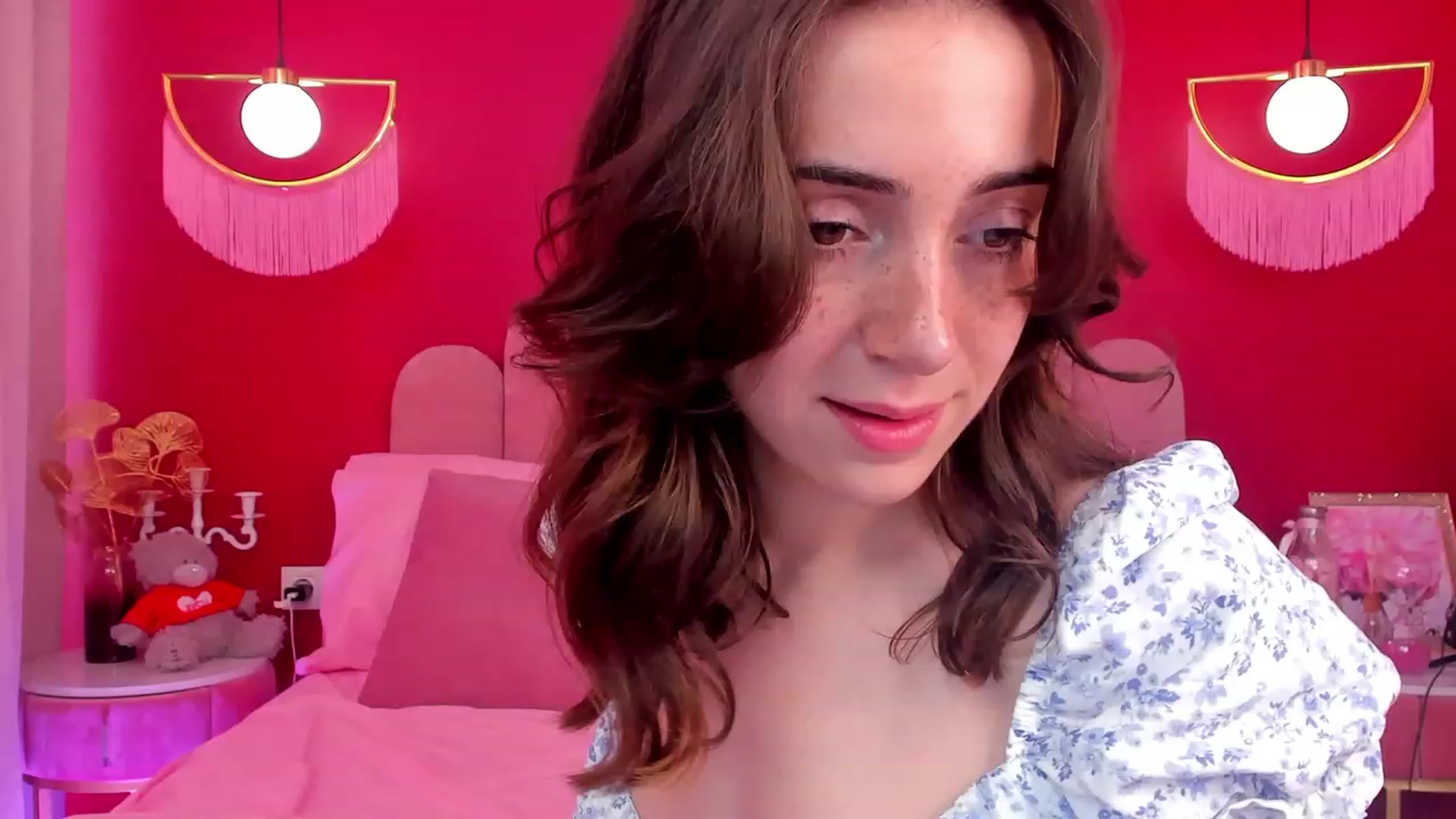 Gallery image thumbnail from ElsaYoung's myfreecams stream on, 05/26/2023, 05:16 image 17 of 20
