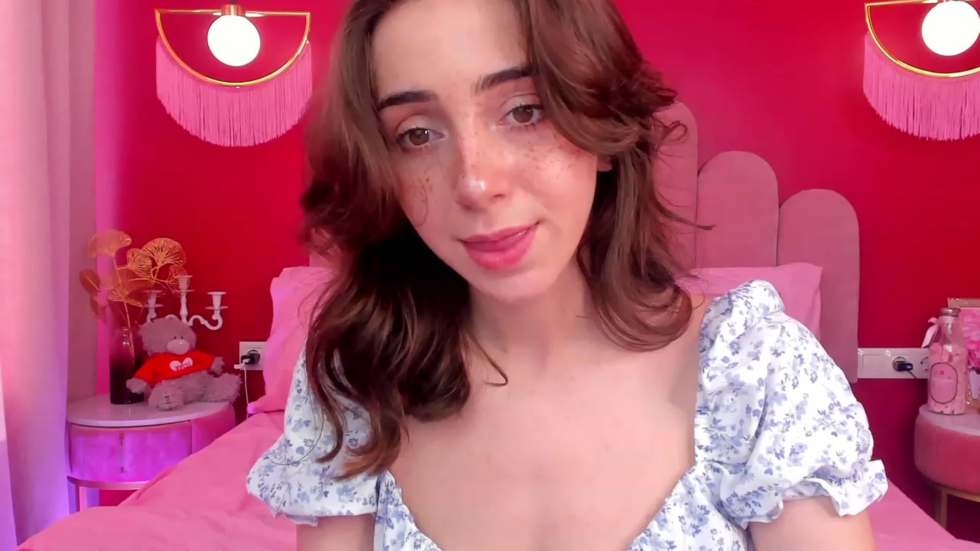 Gallery image thumbnail from ElsaYoung's myfreecams stream on, 05/26/2023, 05:16 image 2 of 20