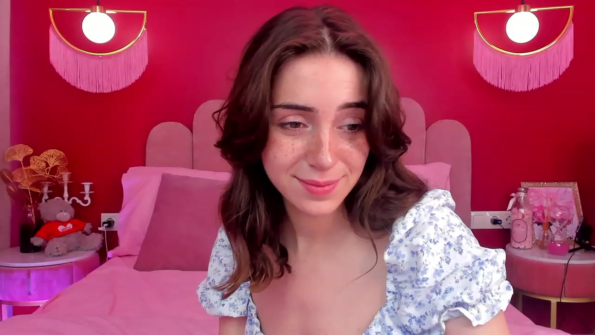 Gallery image thumbnail from ElsaYoung's myfreecams stream on, 05/26/2023, 06:31 image 13 of 20
