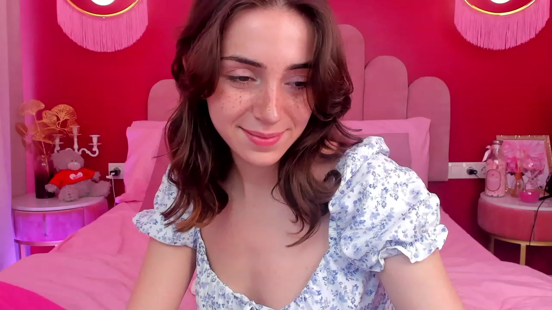 Gallery image thumbnail from ElsaYoung's myfreecams stream on, 05/26/2023, 06:31 image 2 of 20