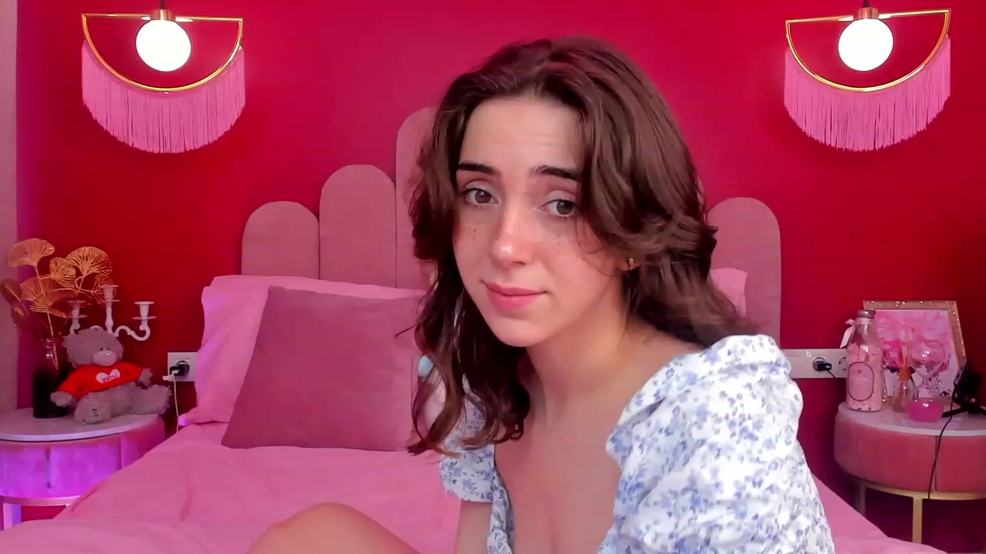 Gallery image thumbnail from ElsaYoung's myfreecams stream on, 05/26/2023, 06:31 image 12 of 20