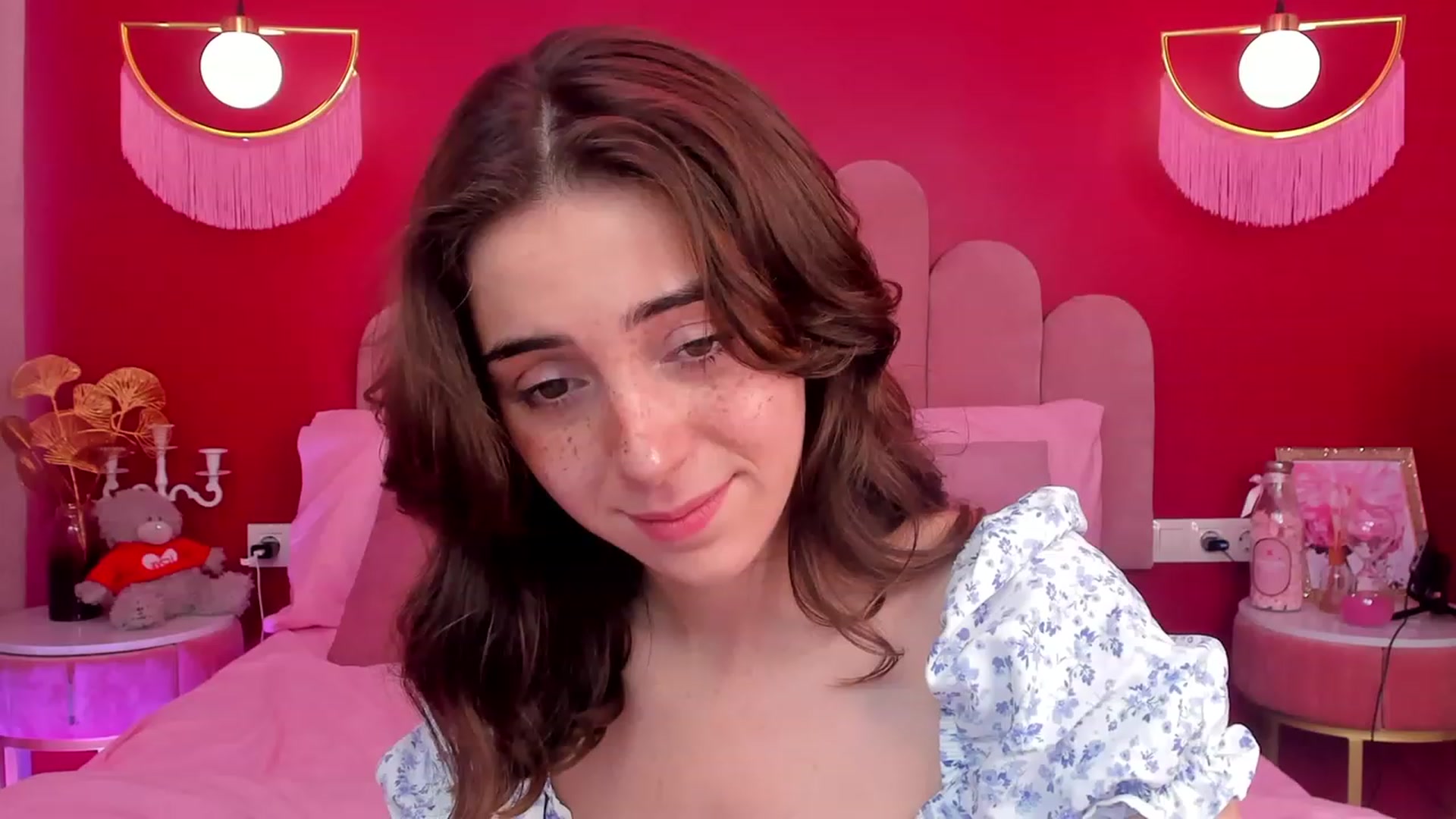 Gallery image thumbnail from ElsaYoung's myfreecams stream on, 05/26/2023, 06:31 image 16 of 20