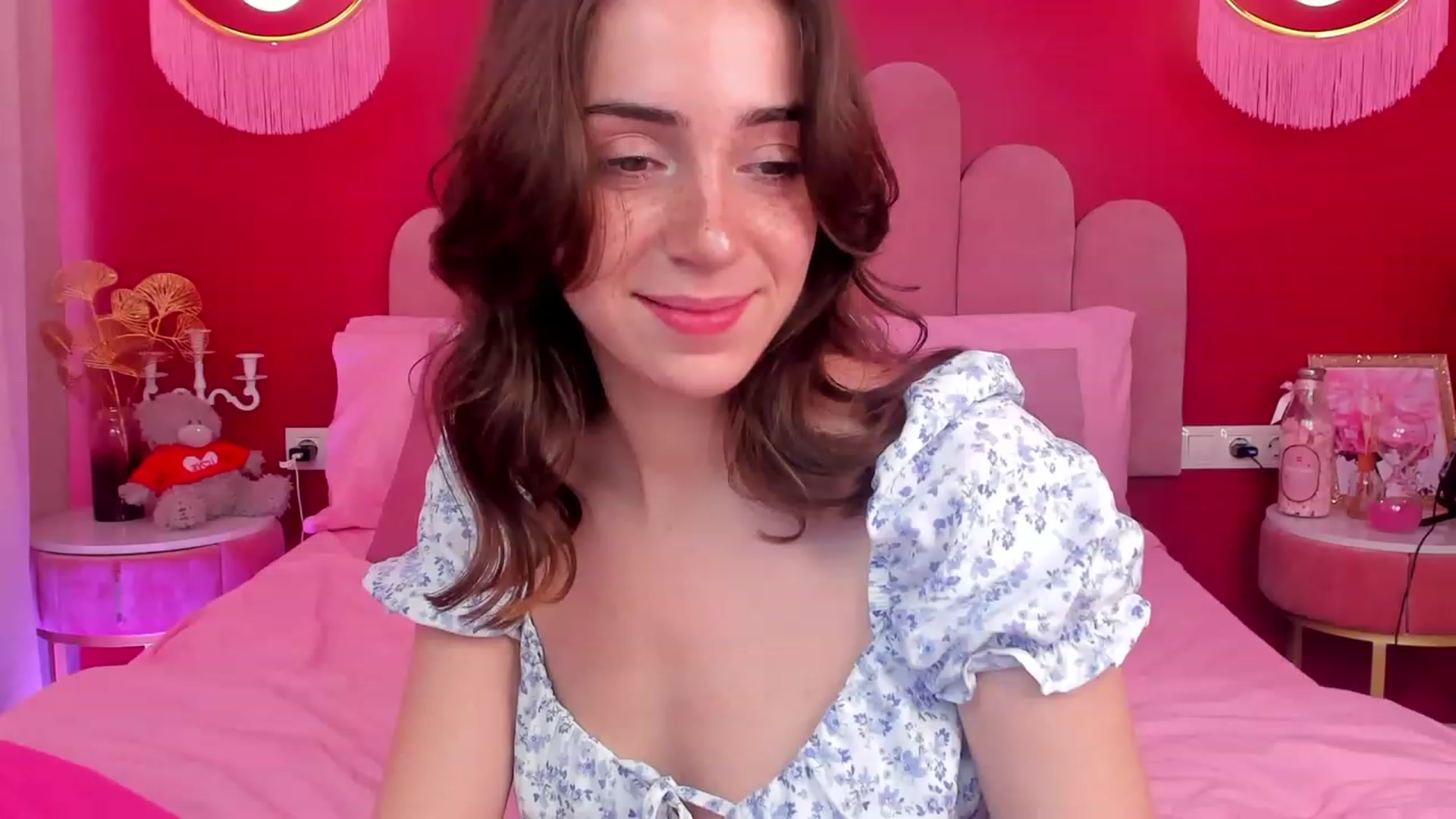 Gallery image thumbnail from ElsaYoung's myfreecams stream on, 05/26/2023, 06:31 image 1 of 20