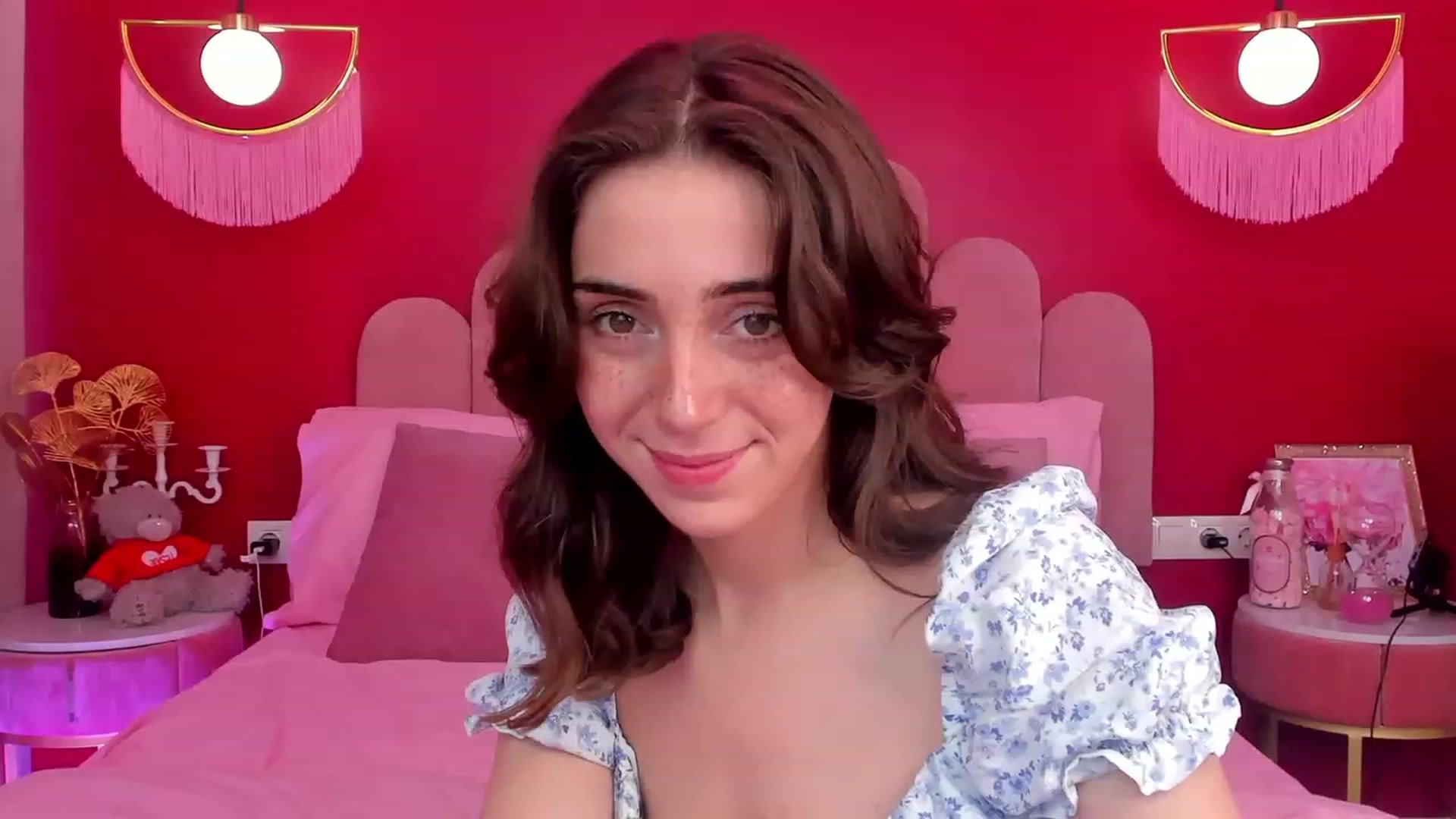Gallery image thumbnail from ElsaYoung's myfreecams stream on, 05/26/2023, 06:31 image 14 of 20