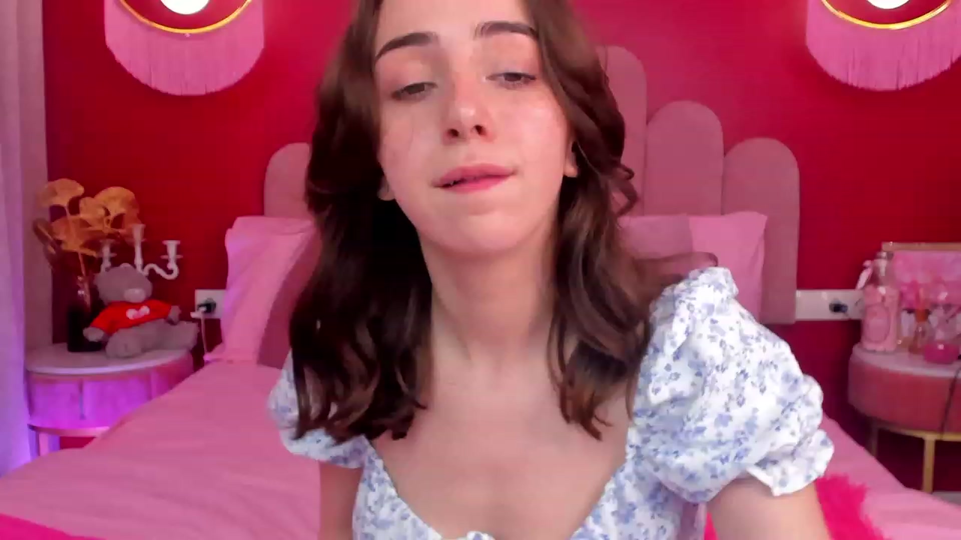 Gallery image thumbnail from ElsaYoung's myfreecams stream on, 05/26/2023, 09:31 image 13 of 20