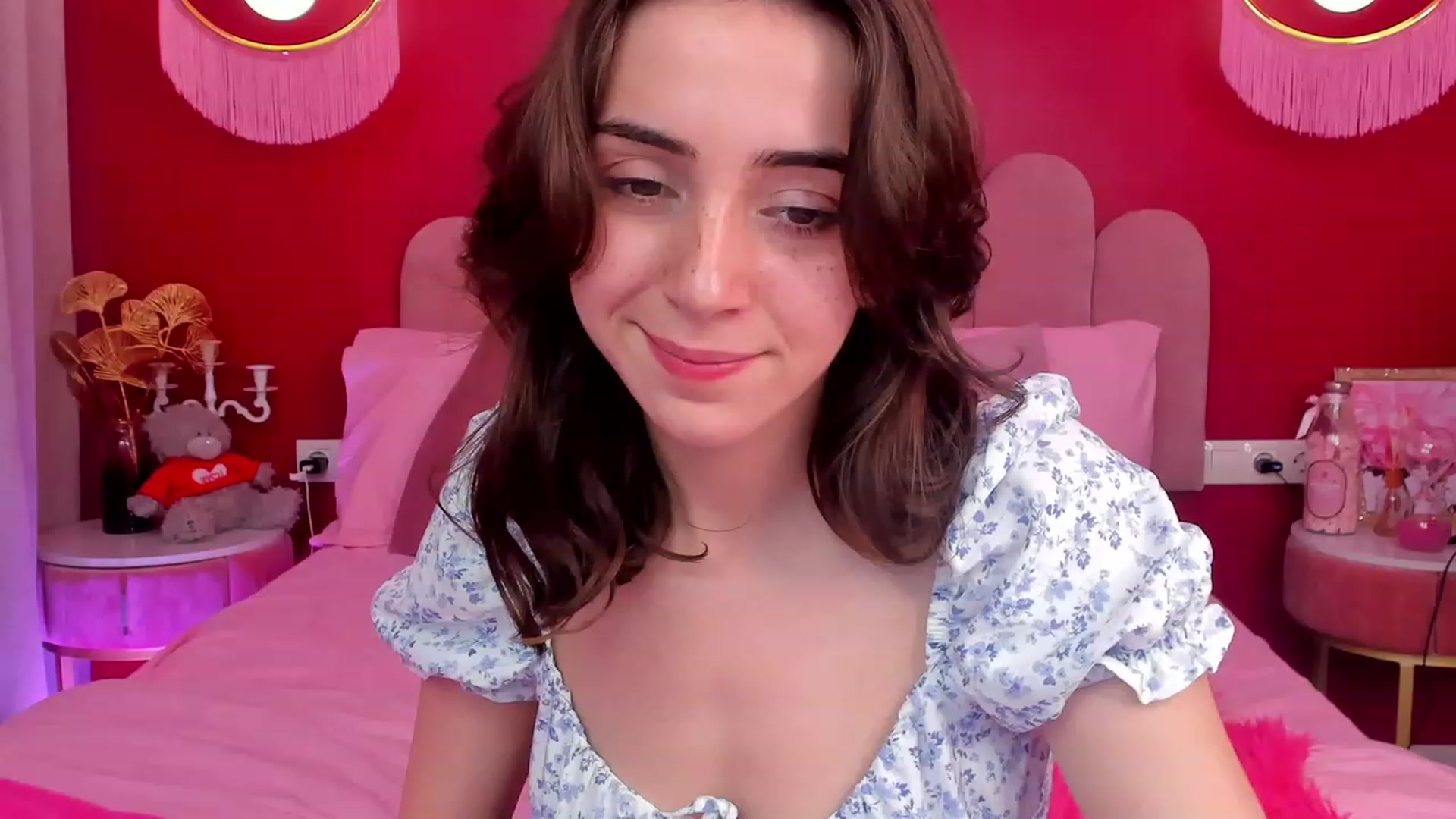 Gallery image thumbnail from ElsaYoung's myfreecams stream on, 05/26/2023, 09:31 image 12 of 20