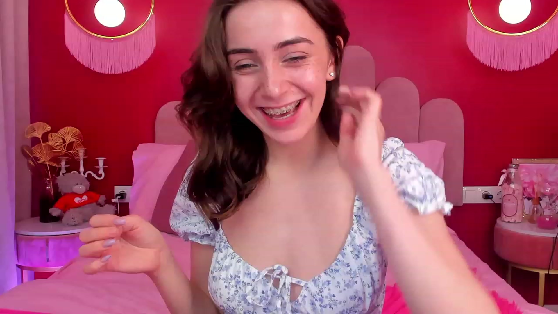 Gallery image thumbnail from ElsaYoung's myfreecams stream on, 05/26/2023, 09:31 image 7 of 20
