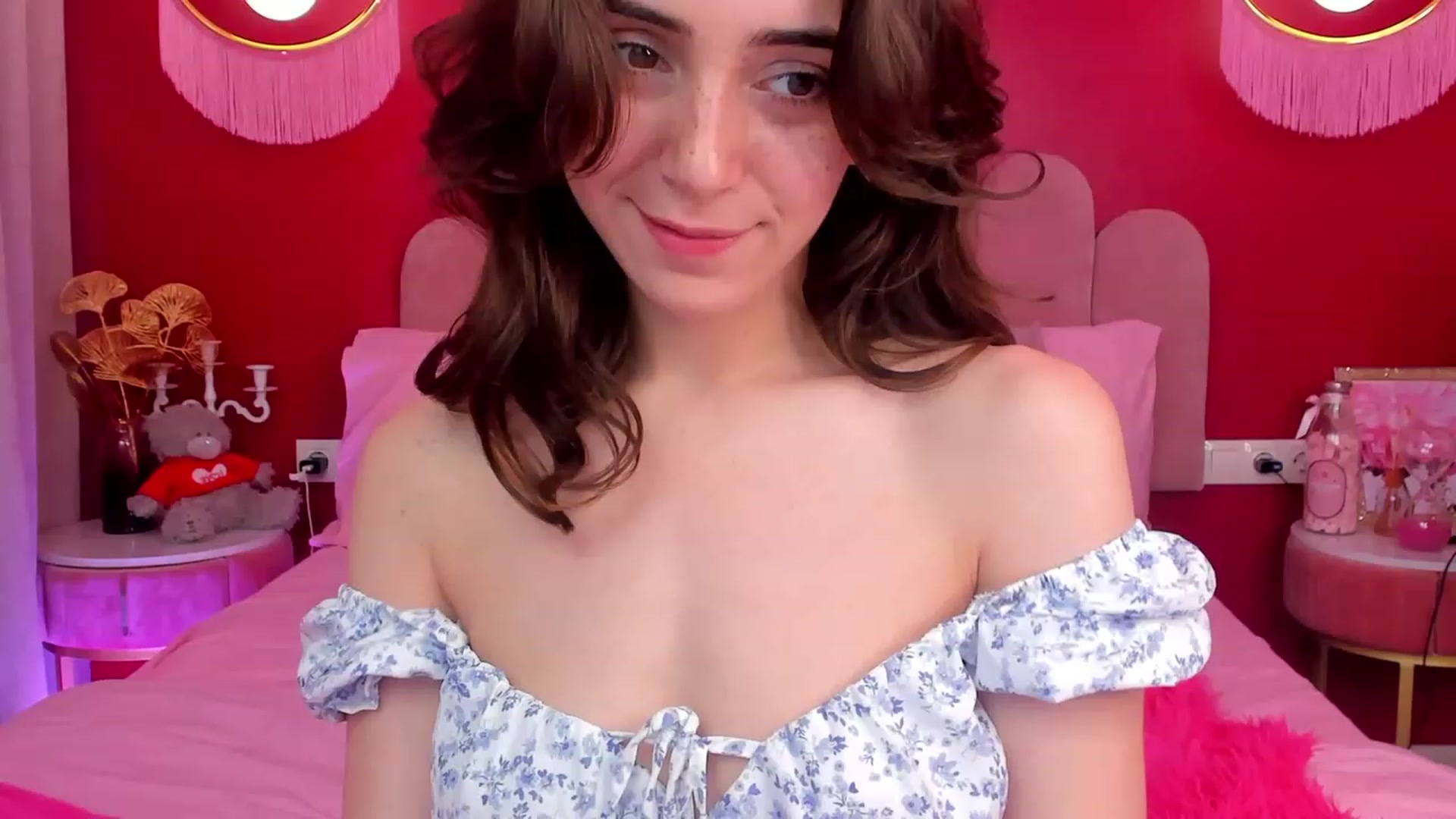 Gallery image thumbnail from ElsaYoung's myfreecams stream on, 05/26/2023, 09:31 image 15 of 20