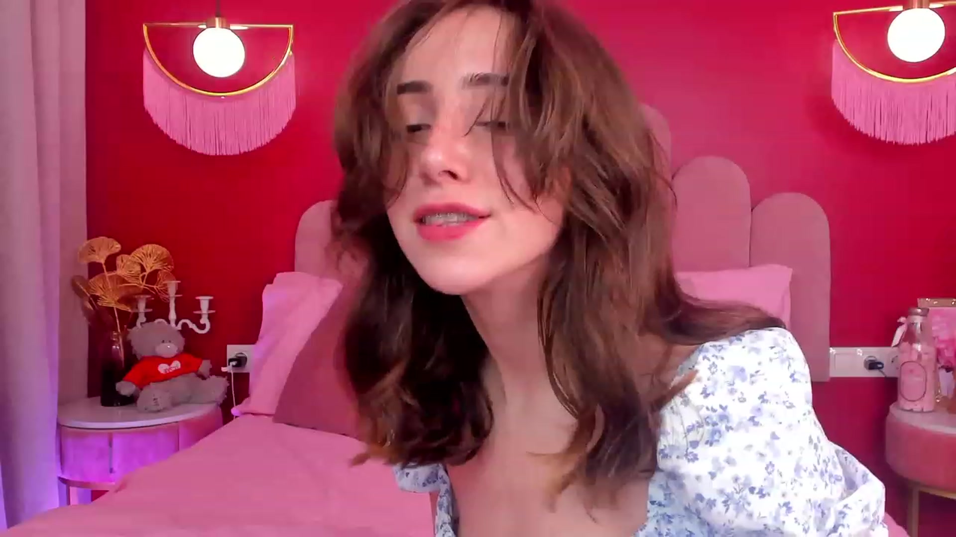 Gallery image thumbnail from ElsaYoung's myfreecams stream on, 05/26/2023, 11:06 image 17 of 20