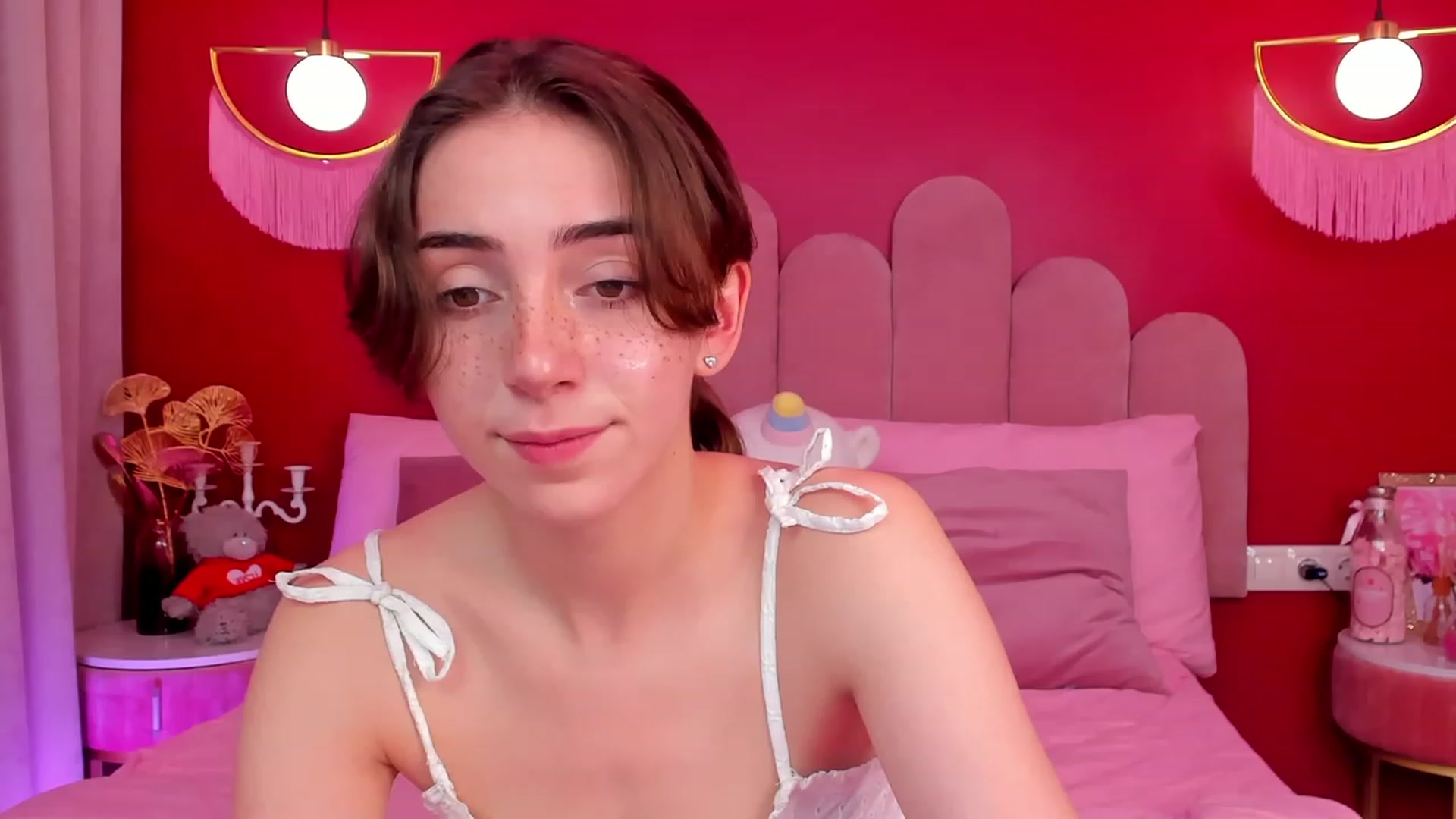 Gallery image thumbnail from ElsaYoung's myfreecams stream on, 05/27/2023, 06:28 image 2 of 20