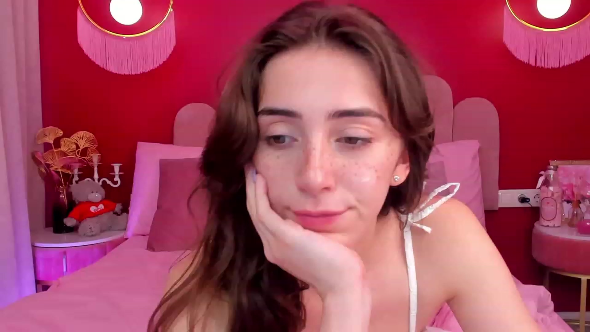 Gallery image thumbnail from ElsaYoung's myfreecams stream on, 05/27/2023, 07:46 image 7 of 20