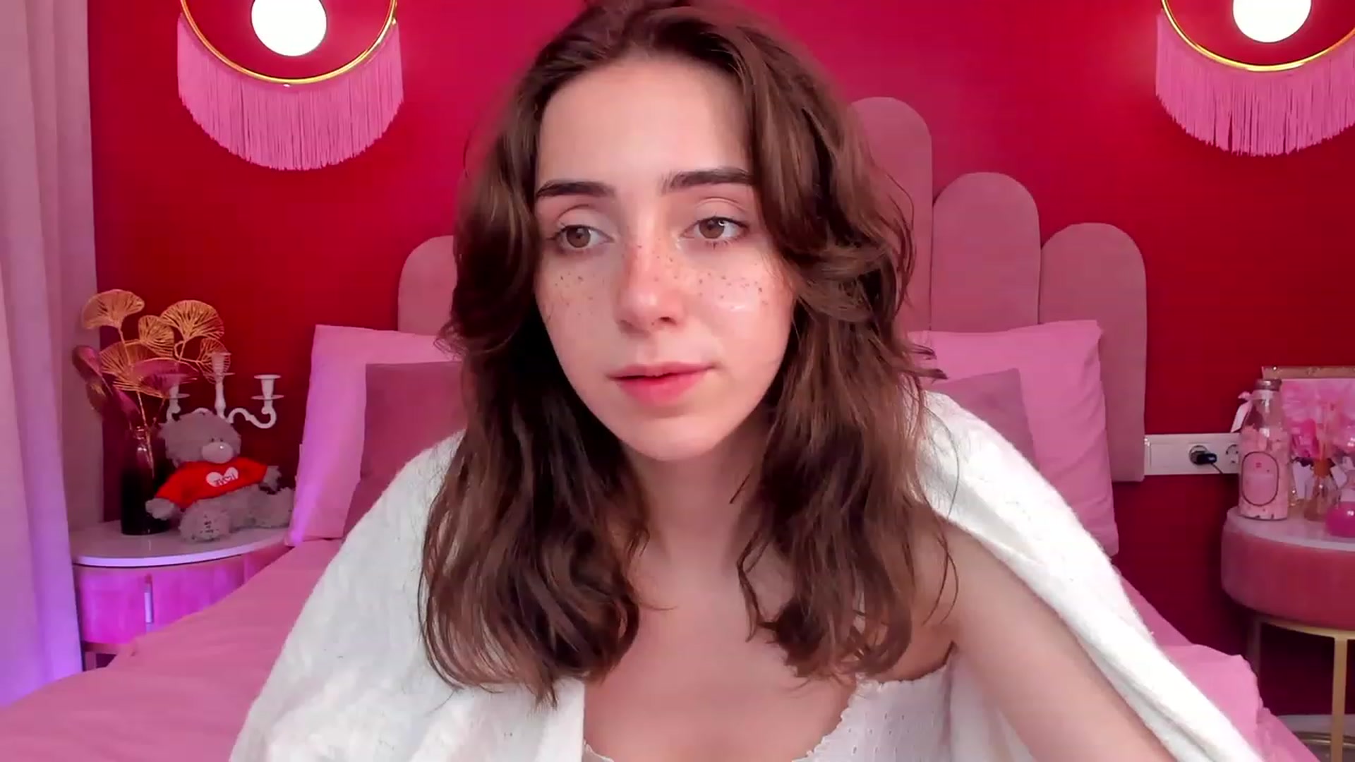 Gallery image thumbnail from ElsaYoung's myfreecams stream on, 05/27/2023, 07:46 image 17 of 20