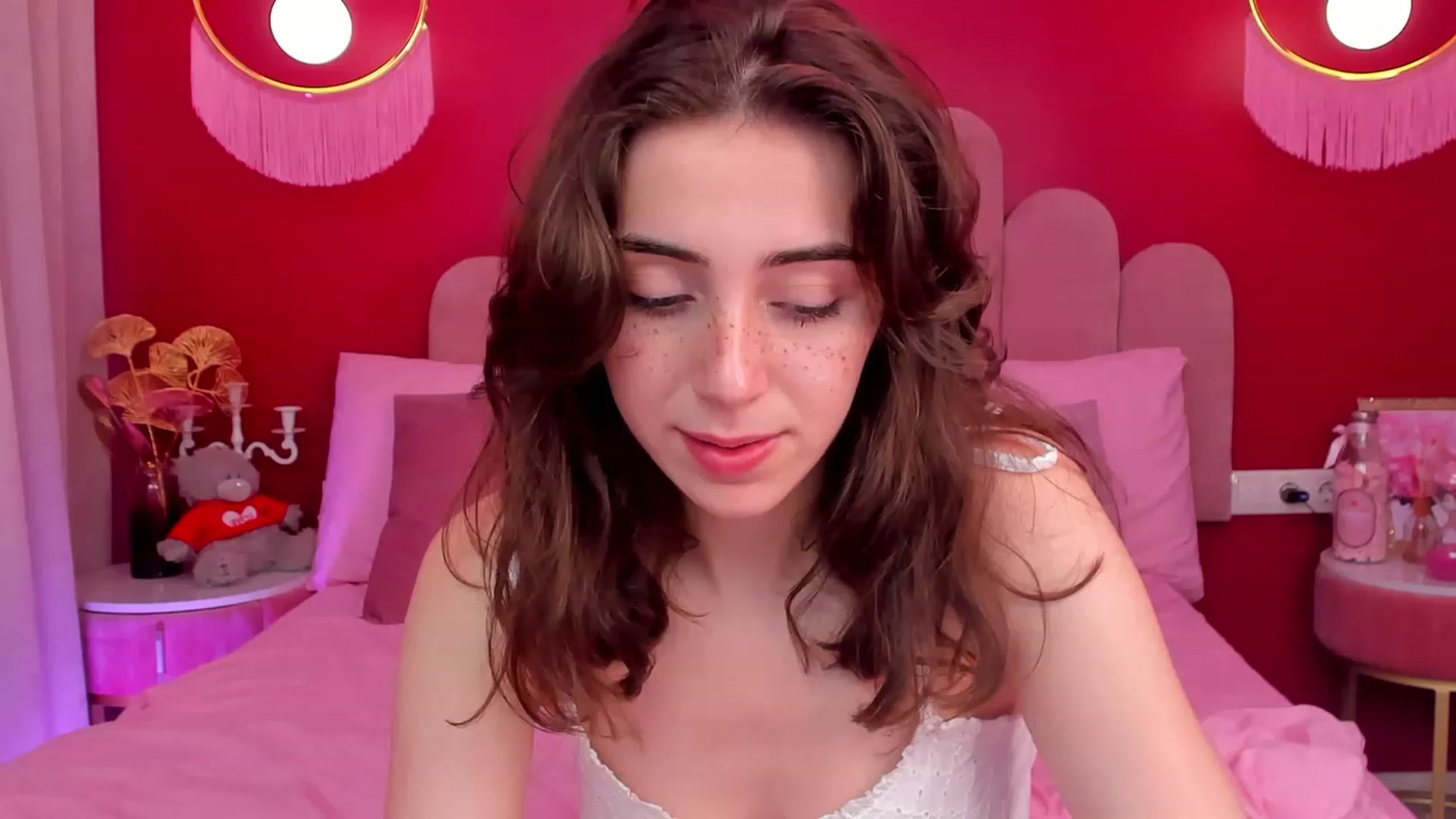 Gallery image thumbnail from ElsaYoung's myfreecams stream on, 05/27/2023, 07:46 image 15 of 20