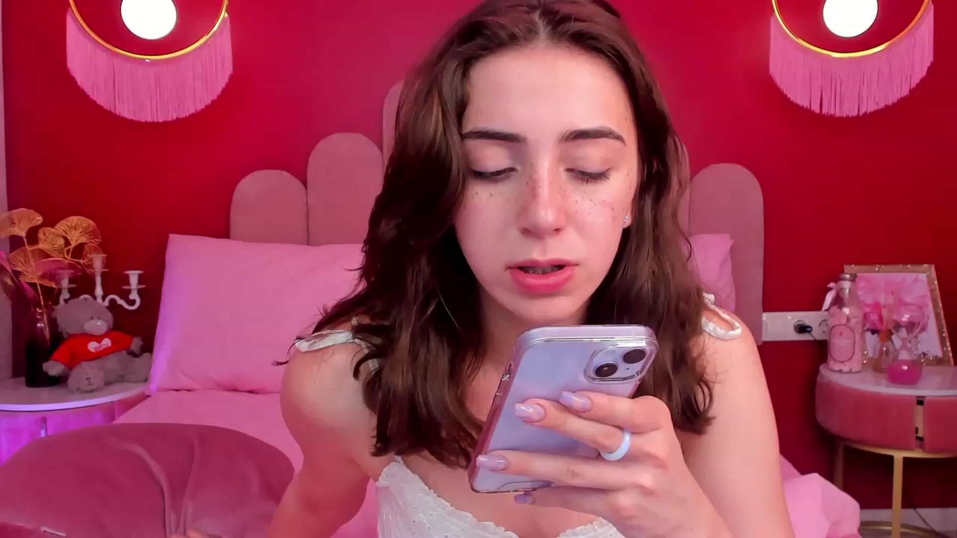 Gallery image thumbnail from ElsaYoung's myfreecams stream on, 05/27/2023, 11:06 image 15 of 20