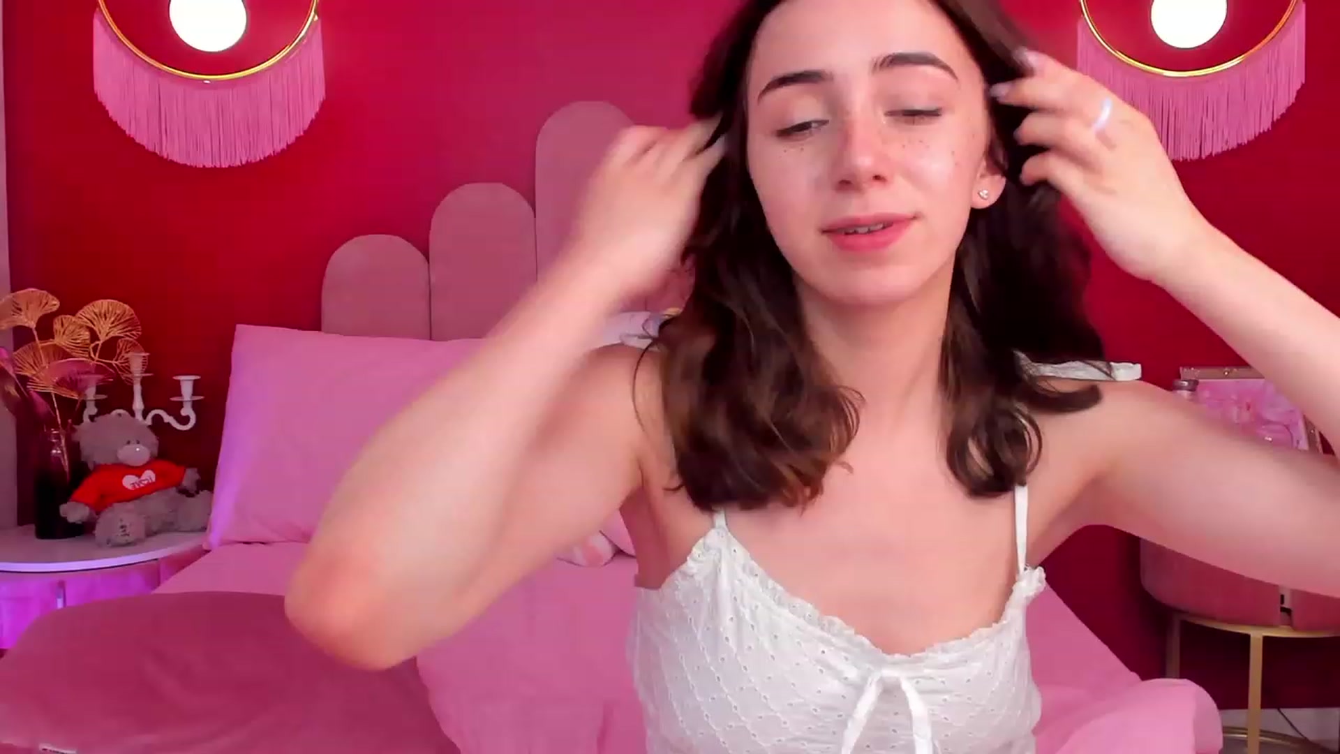 Gallery image thumbnail from ElsaYoung's myfreecams stream on, 05/27/2023, 11:06 image 8 of 20