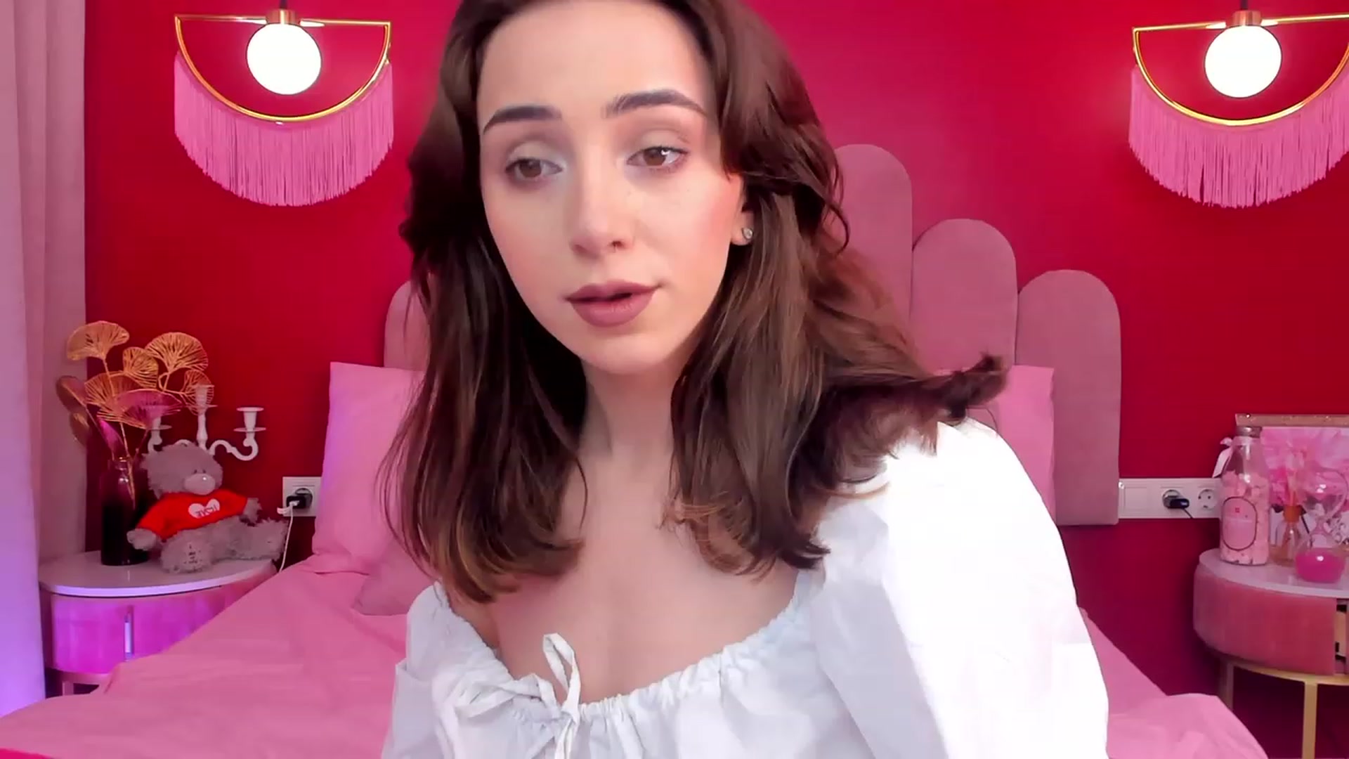 Gallery image thumbnail from ElsaYoung's myfreecams stream on, 05/28/2023, 12:48 image 12 of 20