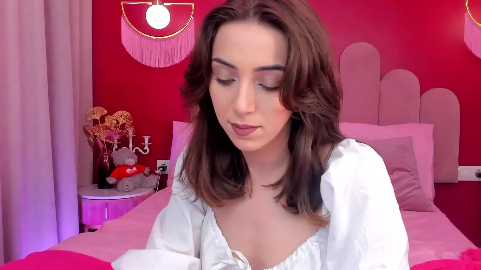 Gallery image thumbnail from ElsaYoung's myfreecams stream on, 05/28/2023, 12:48 image 3 of 20