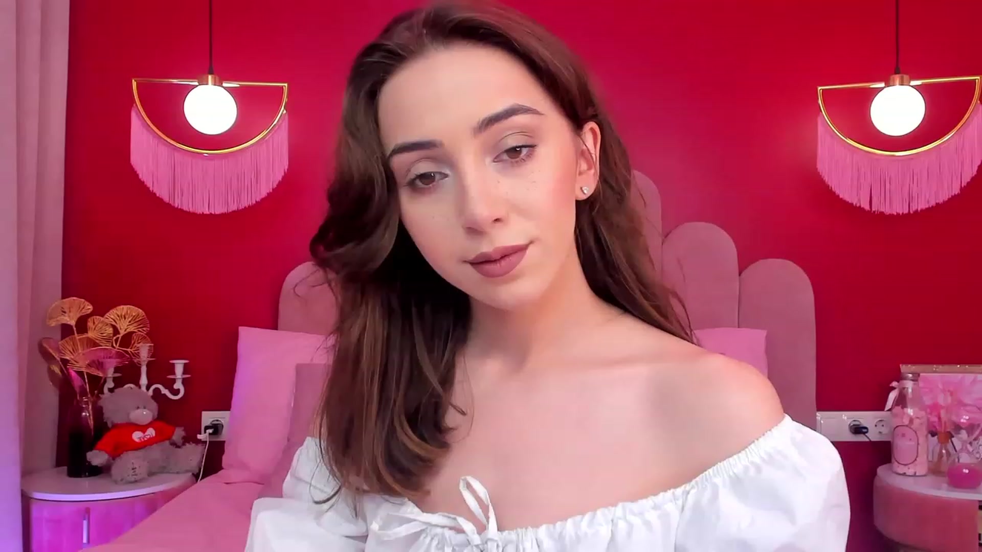 Gallery image thumbnail from ElsaYoung's myfreecams stream on, 05/28/2023, 12:48 image 10 of 20