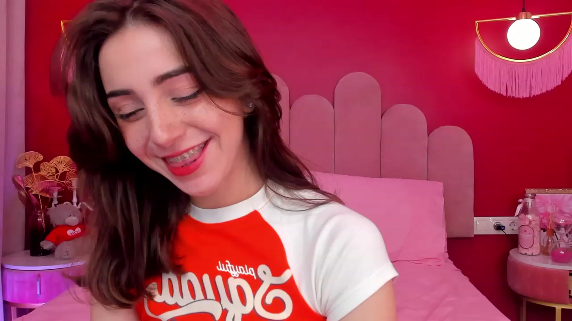 Gallery image thumbnail from ElsaYoung's myfreecams stream on, 05/30/2023, 14:09 image 8 of 20