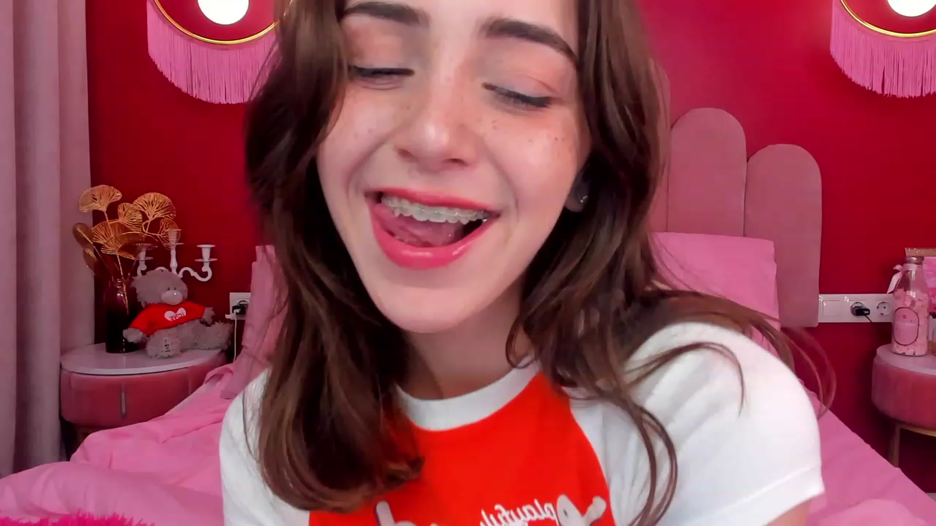 Gallery image thumbnail from ElsaYoung's myfreecams stream on, 05/30/2023, 15:01 image 15 of 20