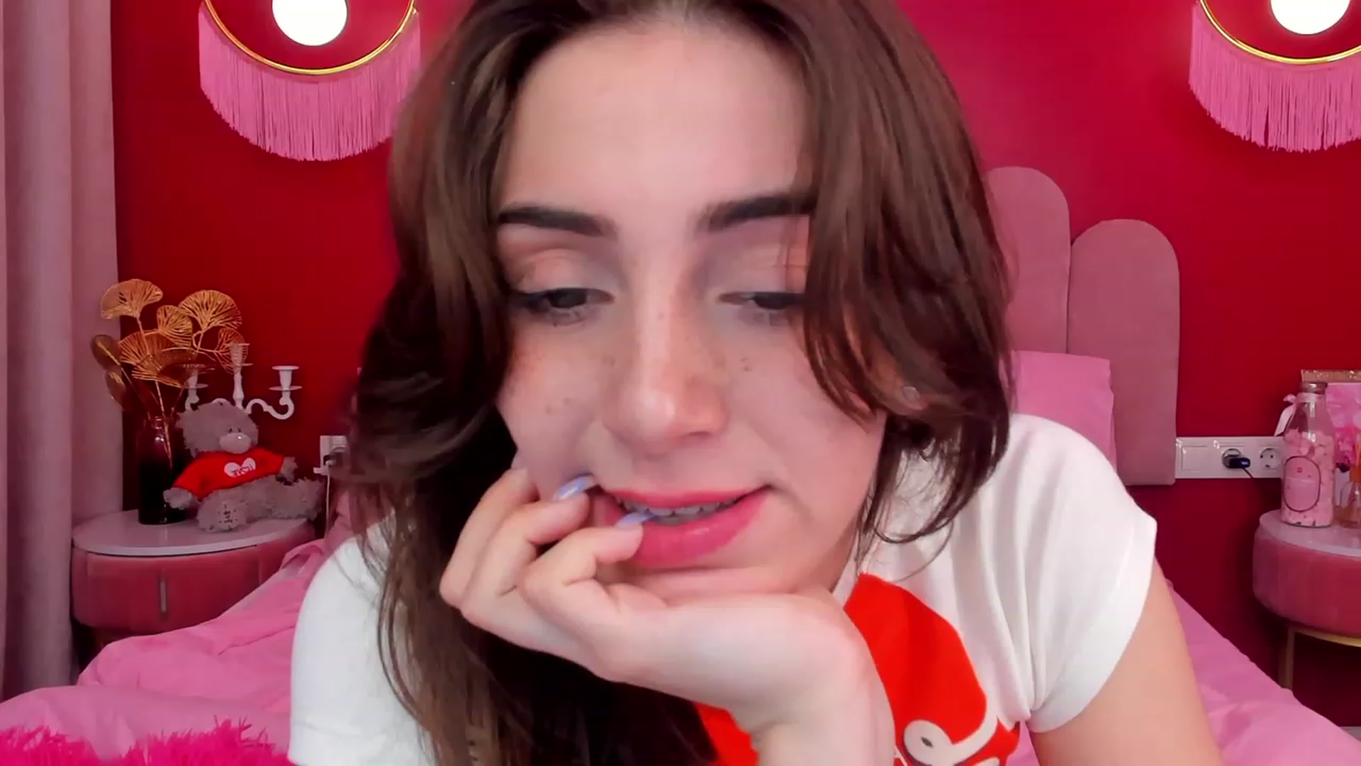Gallery image thumbnail from ElsaYoung's myfreecams stream on, 05/30/2023, 15:01 image 5 of 20