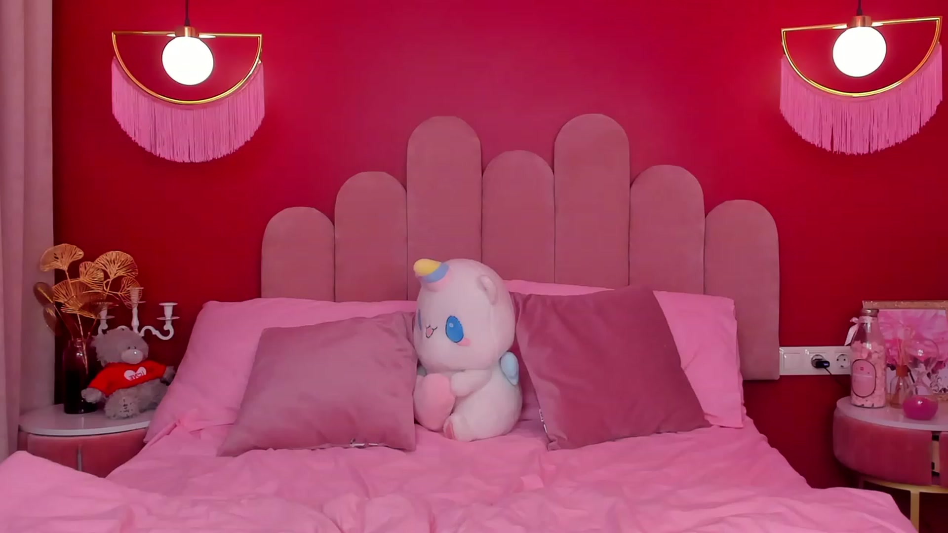 Gallery image thumbnail from ElsaYoung's myfreecams stream on, 05/30/2023, 18:23 image 6 of 20