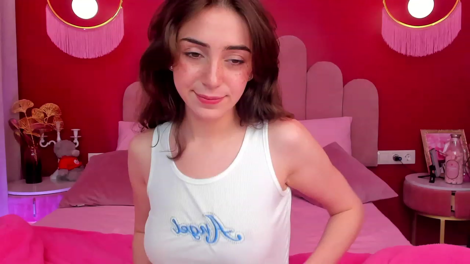 Gallery image thumbnail from ElsaYoung's myfreecams stream on, 06/01/2023, 16:19 image 7 of 20