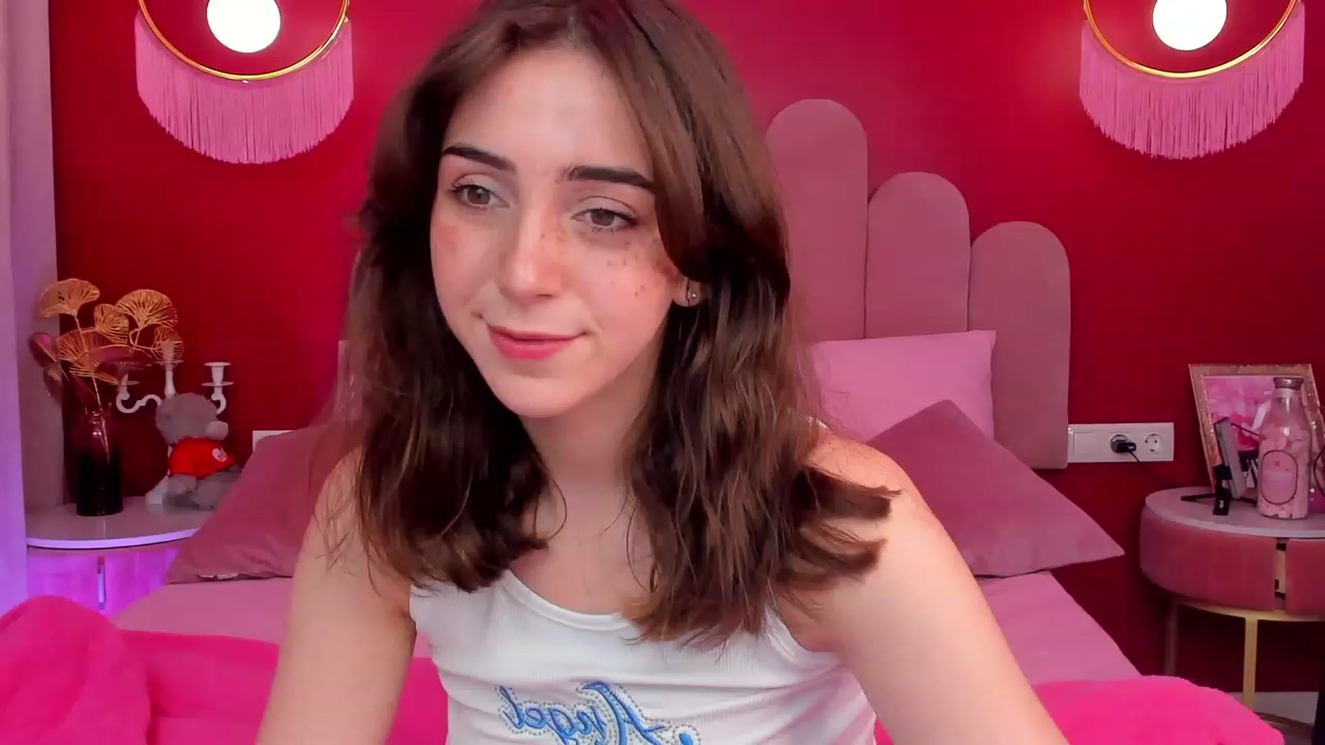 Gallery image thumbnail from ElsaYoung's myfreecams stream on, 06/01/2023, 16:32 image 11 of 20