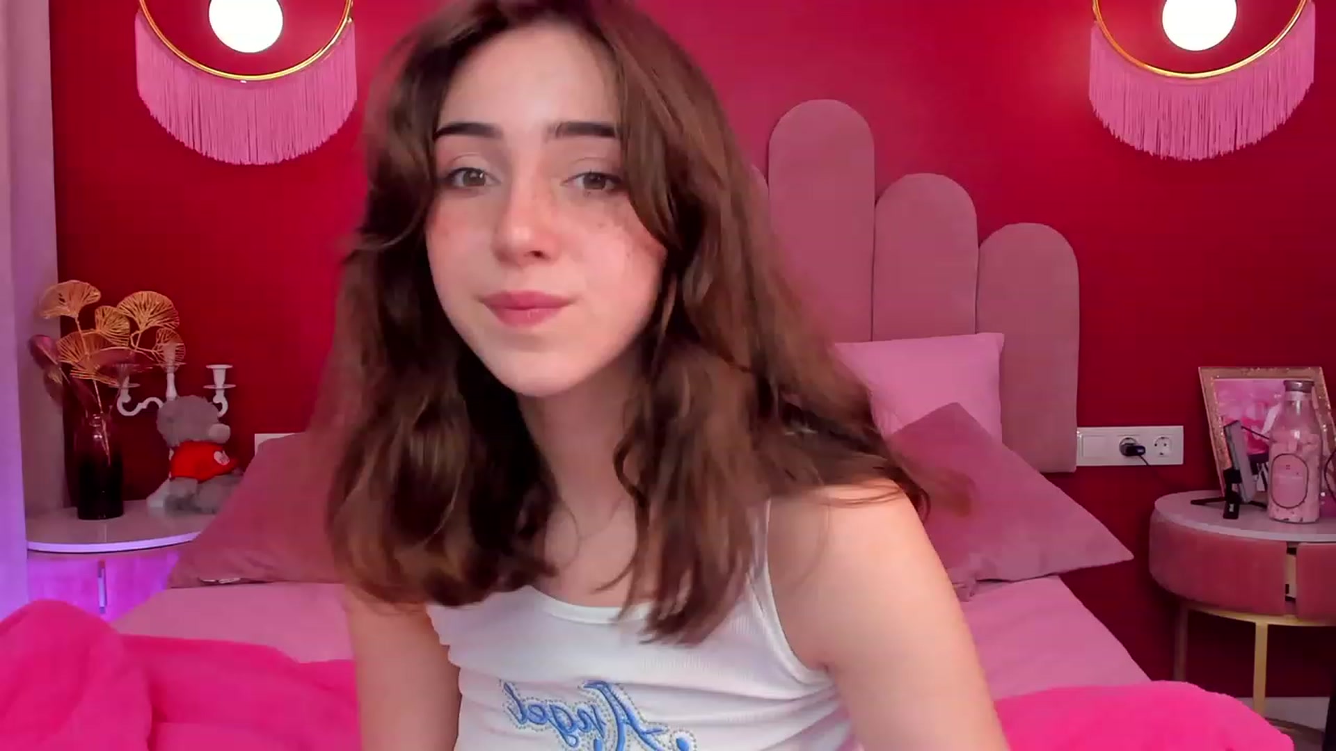 Gallery image thumbnail from ElsaYoung's myfreecams stream on, 06/01/2023, 16:32 image 9 of 20