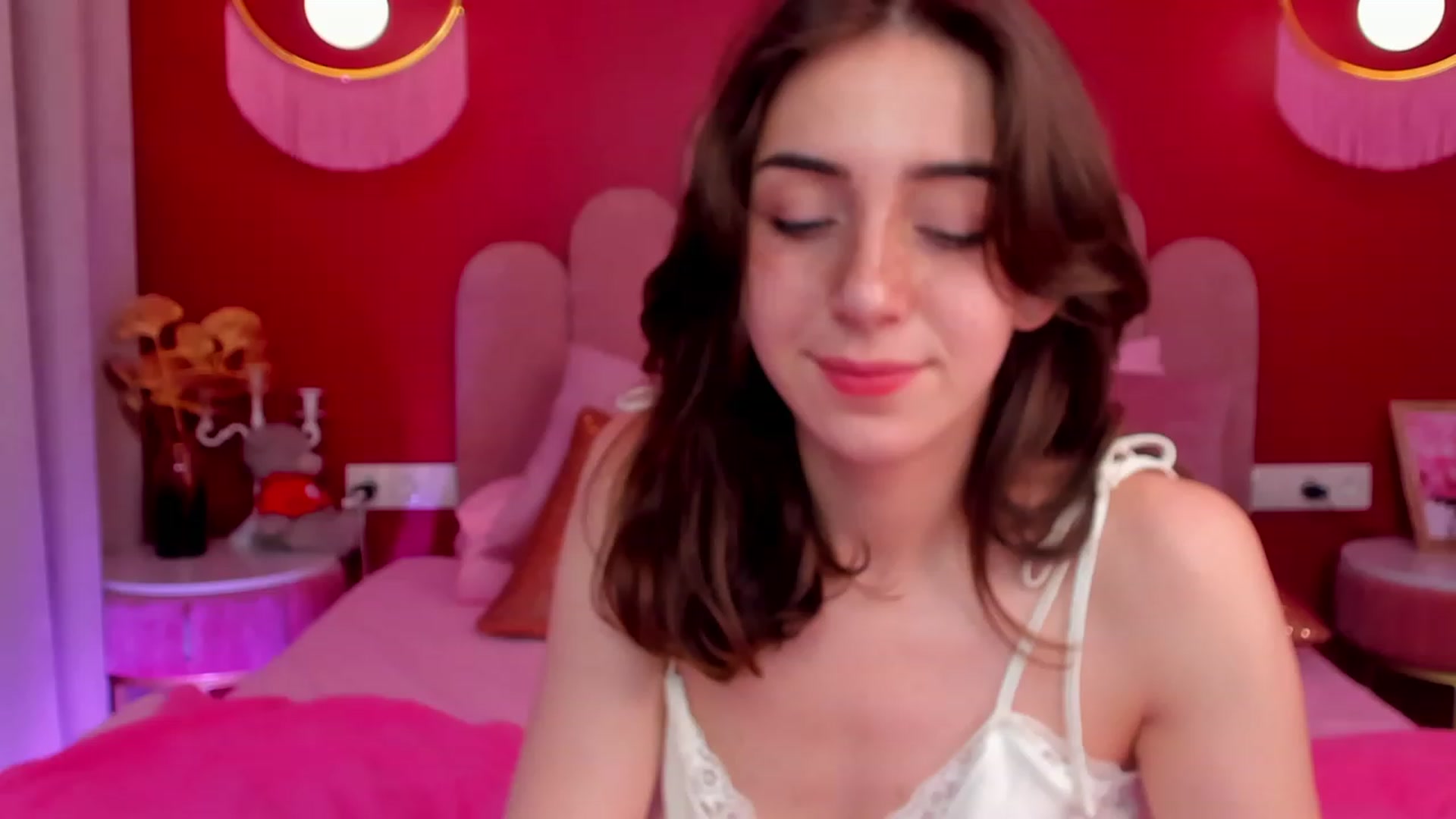Gallery image thumbnail from ElsaYoung's myfreecams stream on, 06/02/2023, 08:40 image 4 of 20