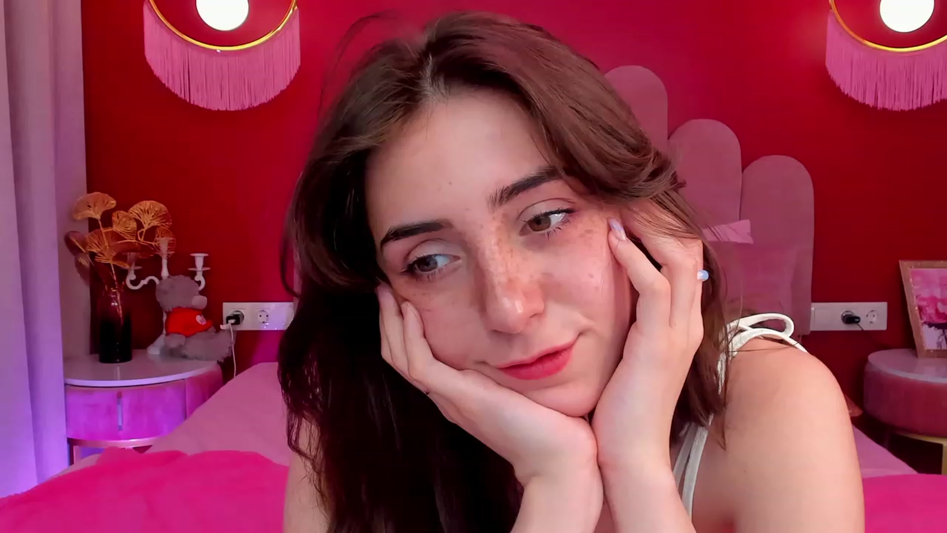 Gallery image thumbnail from ElsaYoung's myfreecams stream on, 06/02/2023, 08:40 image 3 of 20