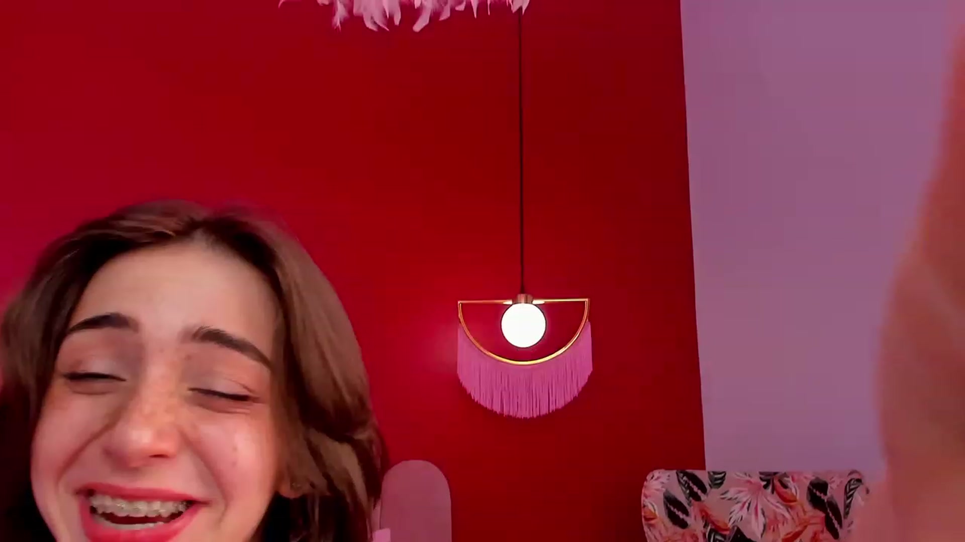 Gallery image thumbnail from ElsaYoung's myfreecams stream on, 06/02/2023, 08:40 image 8 of 20