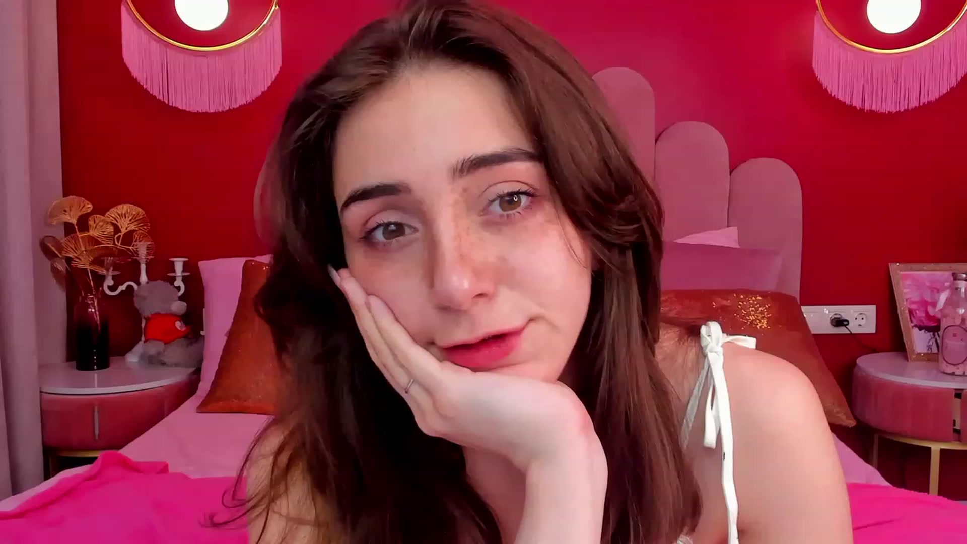 Gallery image thumbnail from ElsaYoung's myfreecams stream on, 06/02/2023, 10:53 image 5 of 20