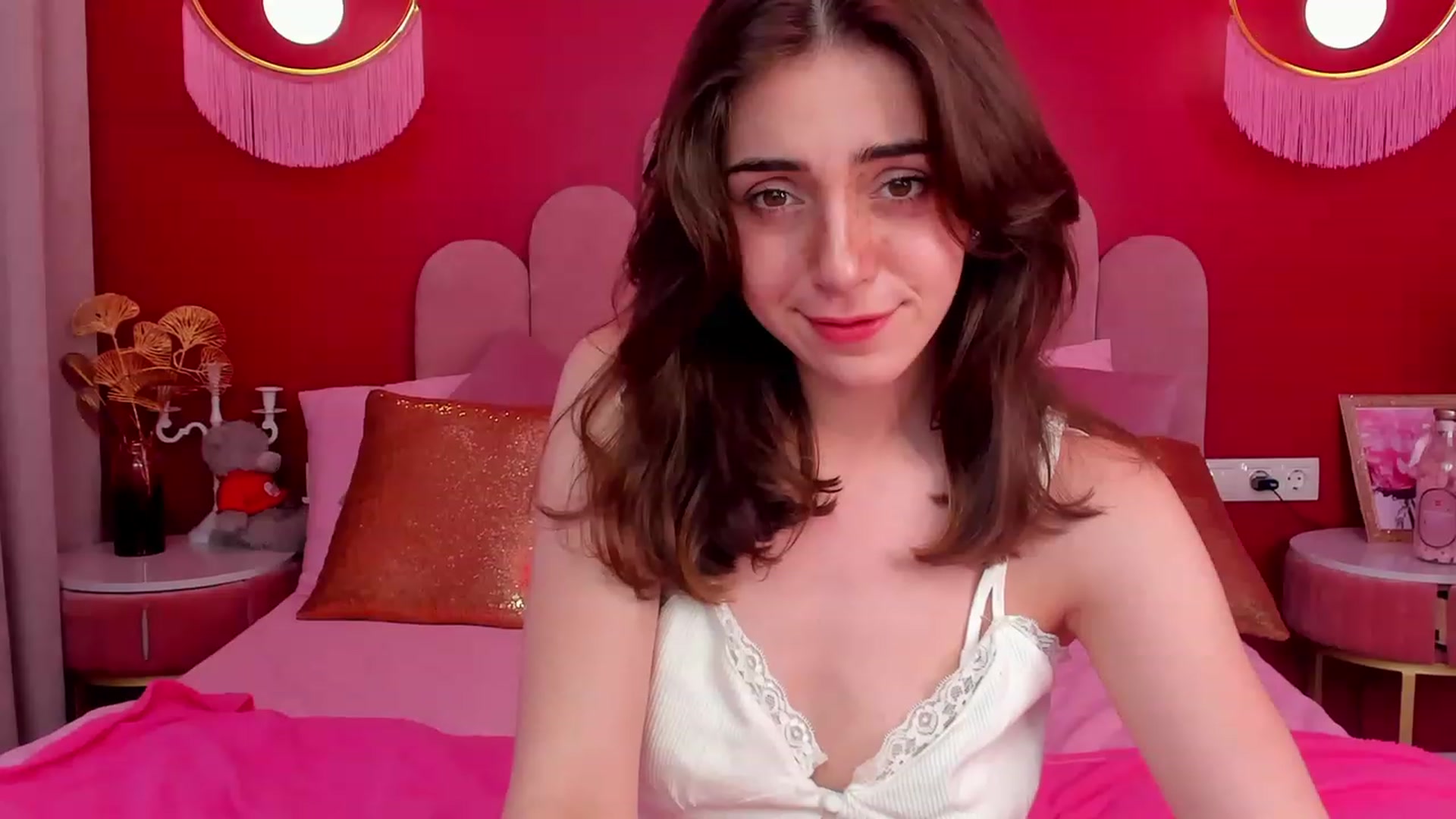 Gallery image thumbnail from ElsaYoung's myfreecams stream on, 06/02/2023, 10:53 image 13 of 20