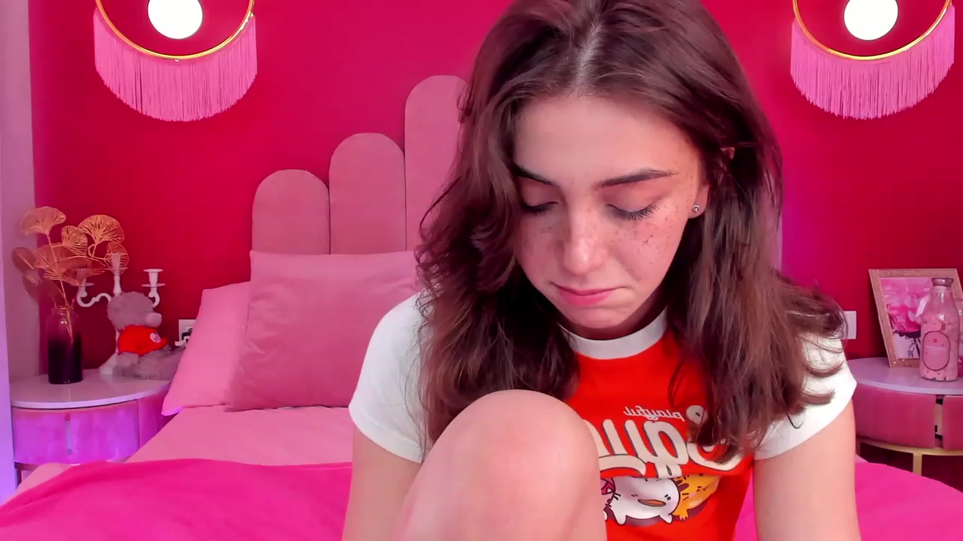 Gallery image thumbnail from ElsaYoung's myfreecams stream on, 06/03/2023, 05:36 image 10 of 20
